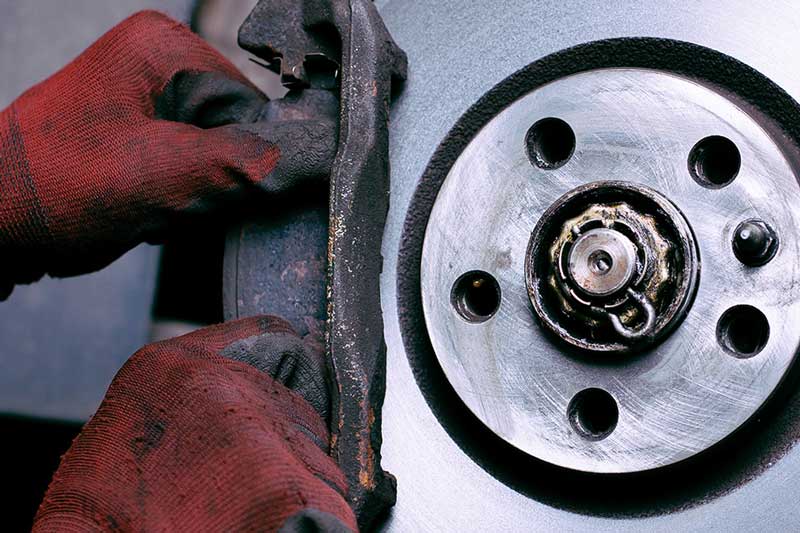 Brakes FAQ: What Are the Signs of Failing Brakes?