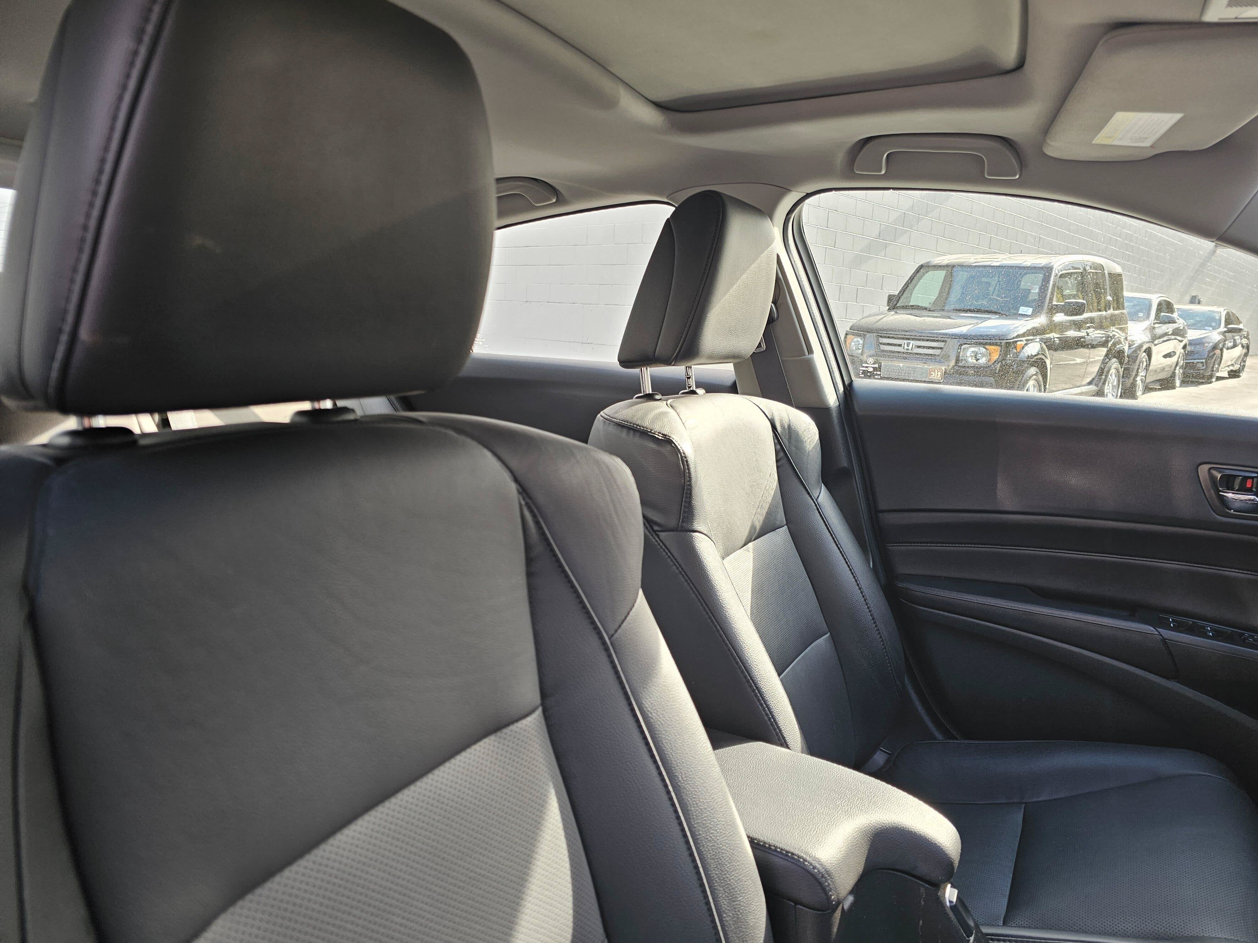 2017 Acura ILX w/Premium Pkg