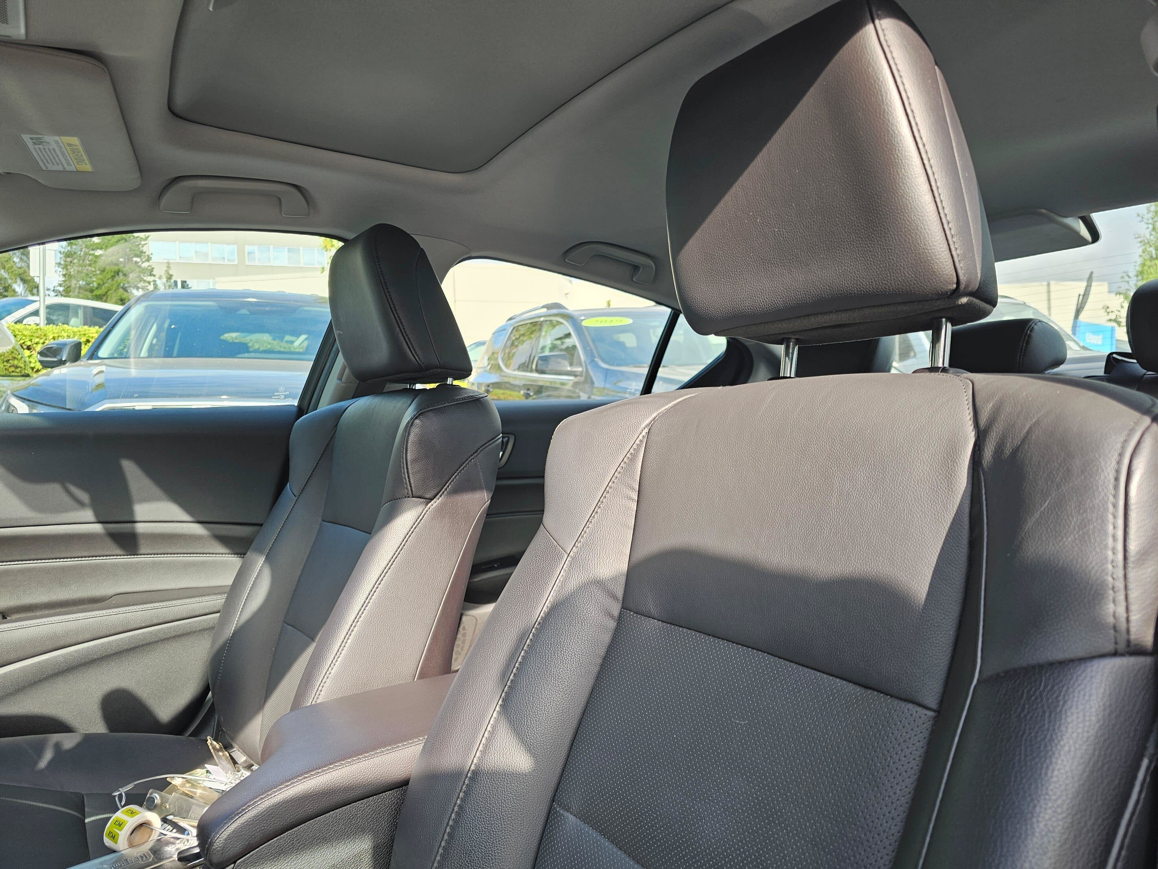 2017 Acura ILX w/Premium Pkg