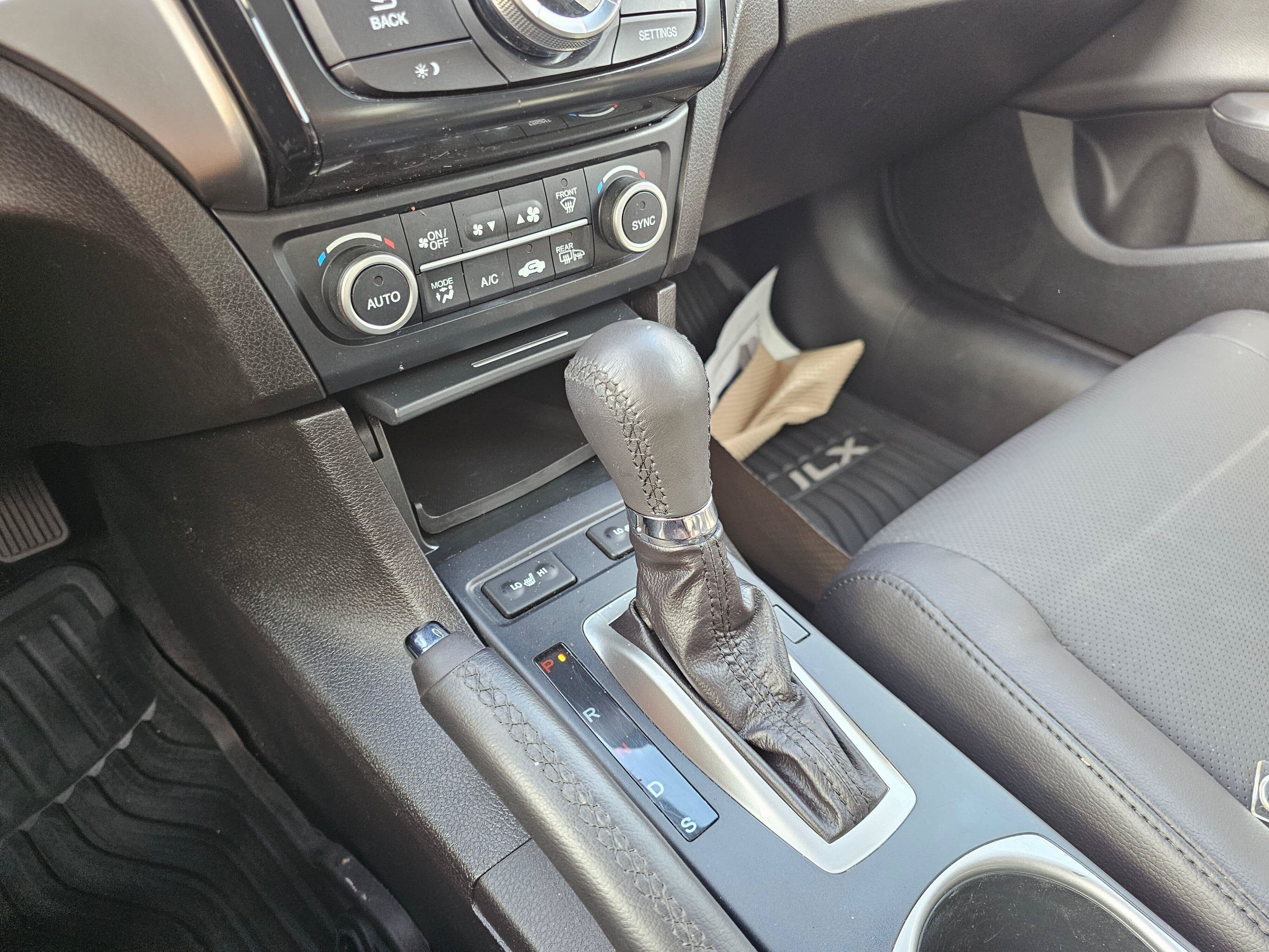 2017 Acura ILX w/Premium Pkg