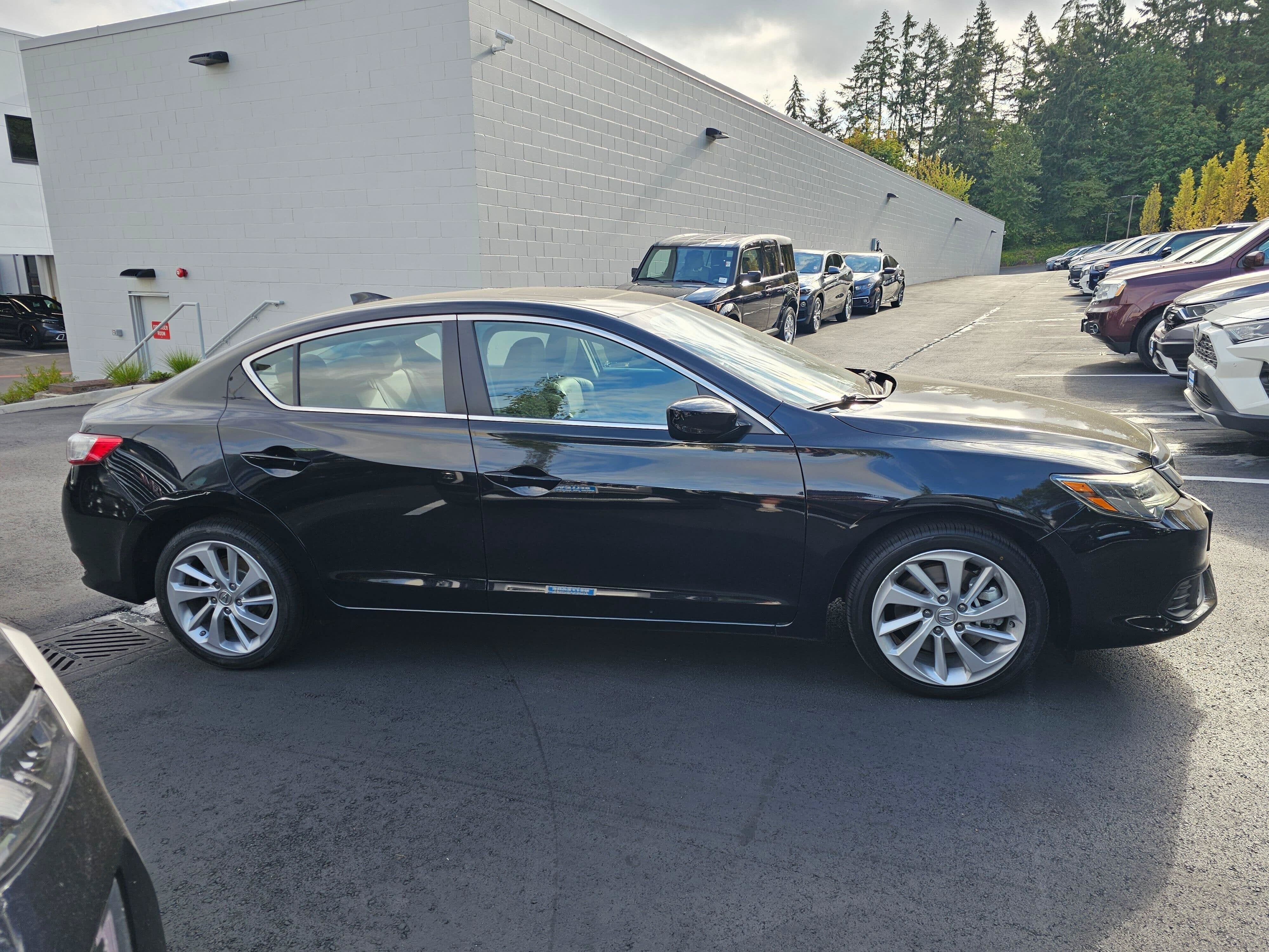 2017 Acura ILX w/Premium Pkg
