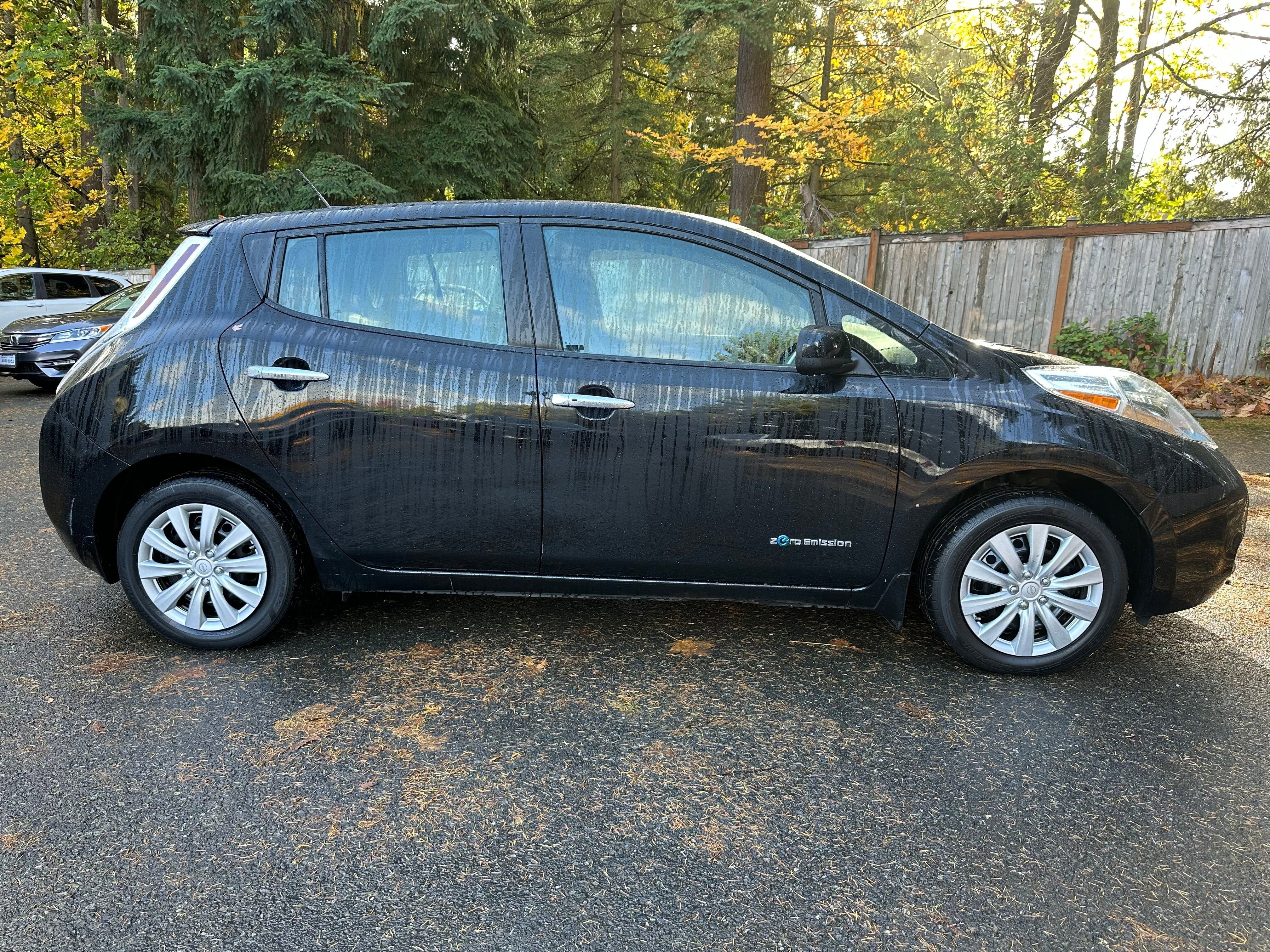 2016 Nissan LEAF S