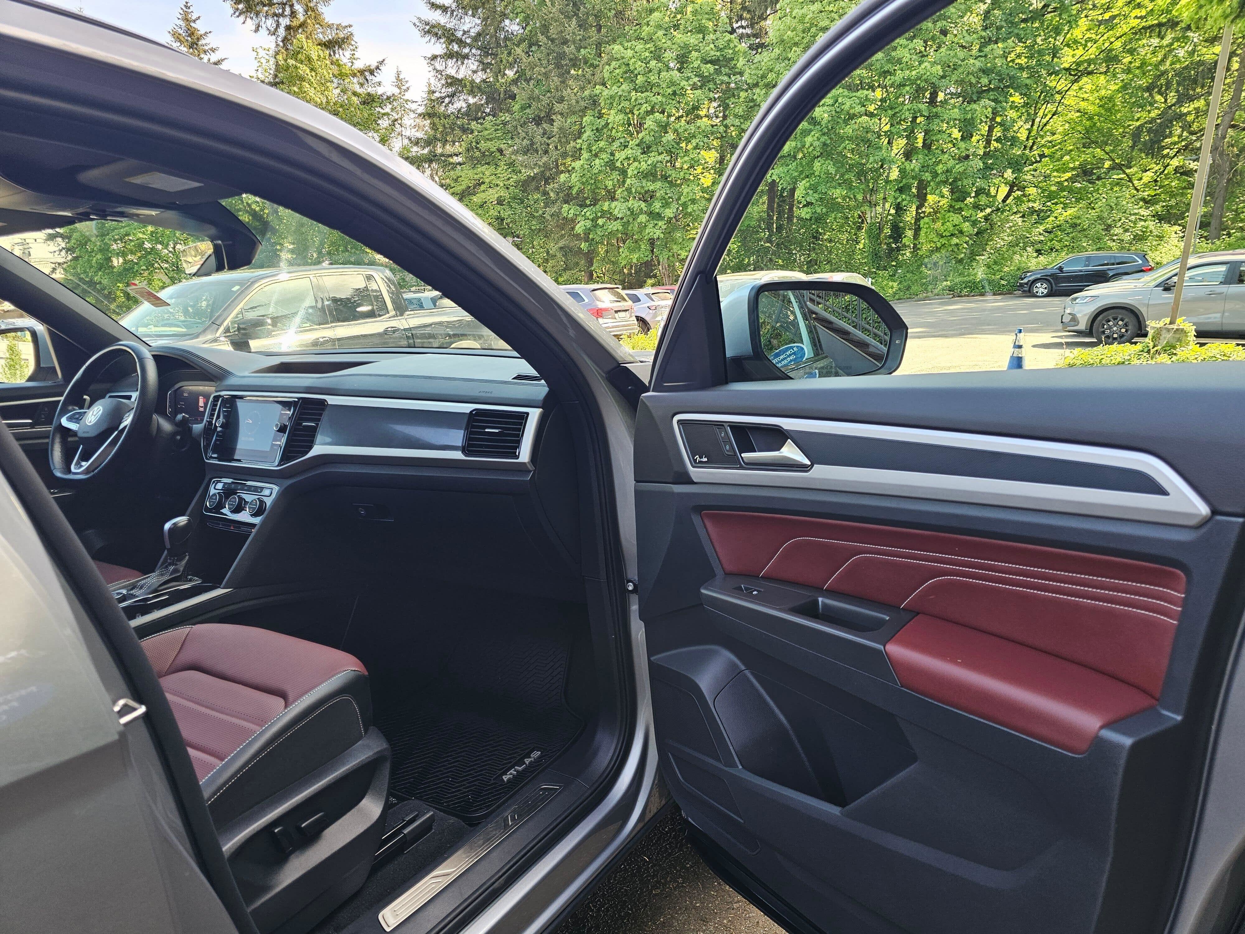 2022 Volkswagen Atlas Cross Sport 3.6L V6 SEL Premium R-Line