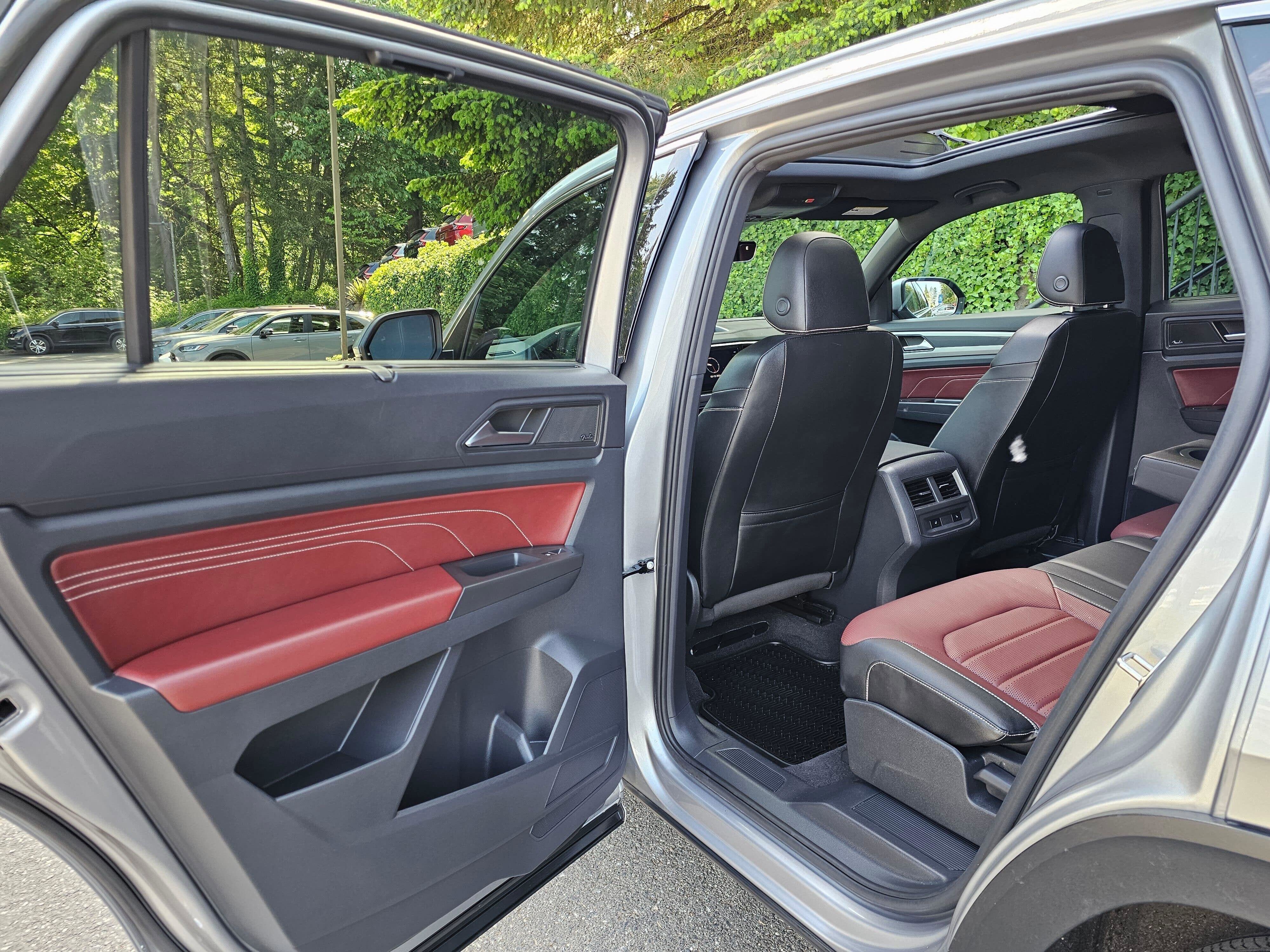 2022 Volkswagen Atlas Cross Sport 3.6L V6 SEL Premium R-Line