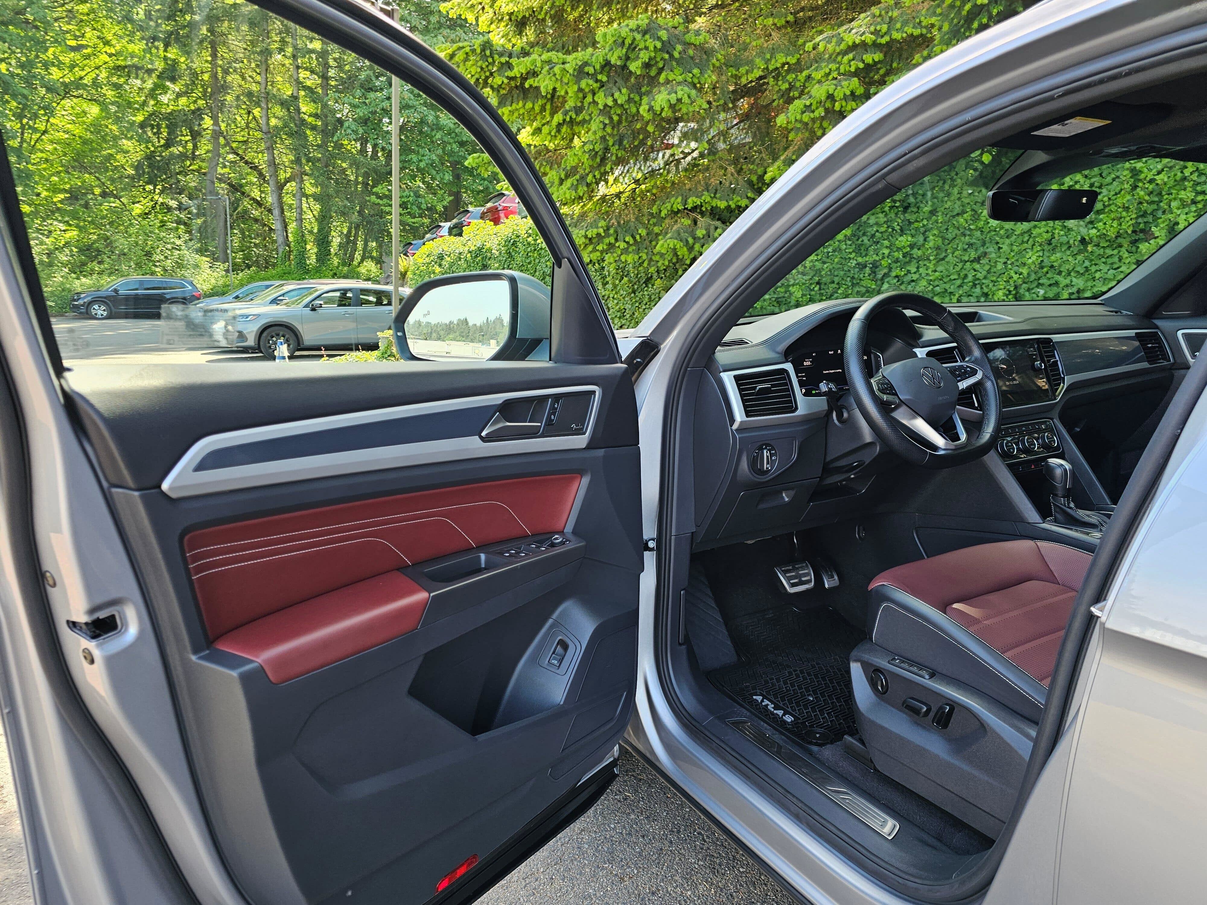 2022 Volkswagen Atlas Cross Sport 3.6L V6 SEL Premium R-Line