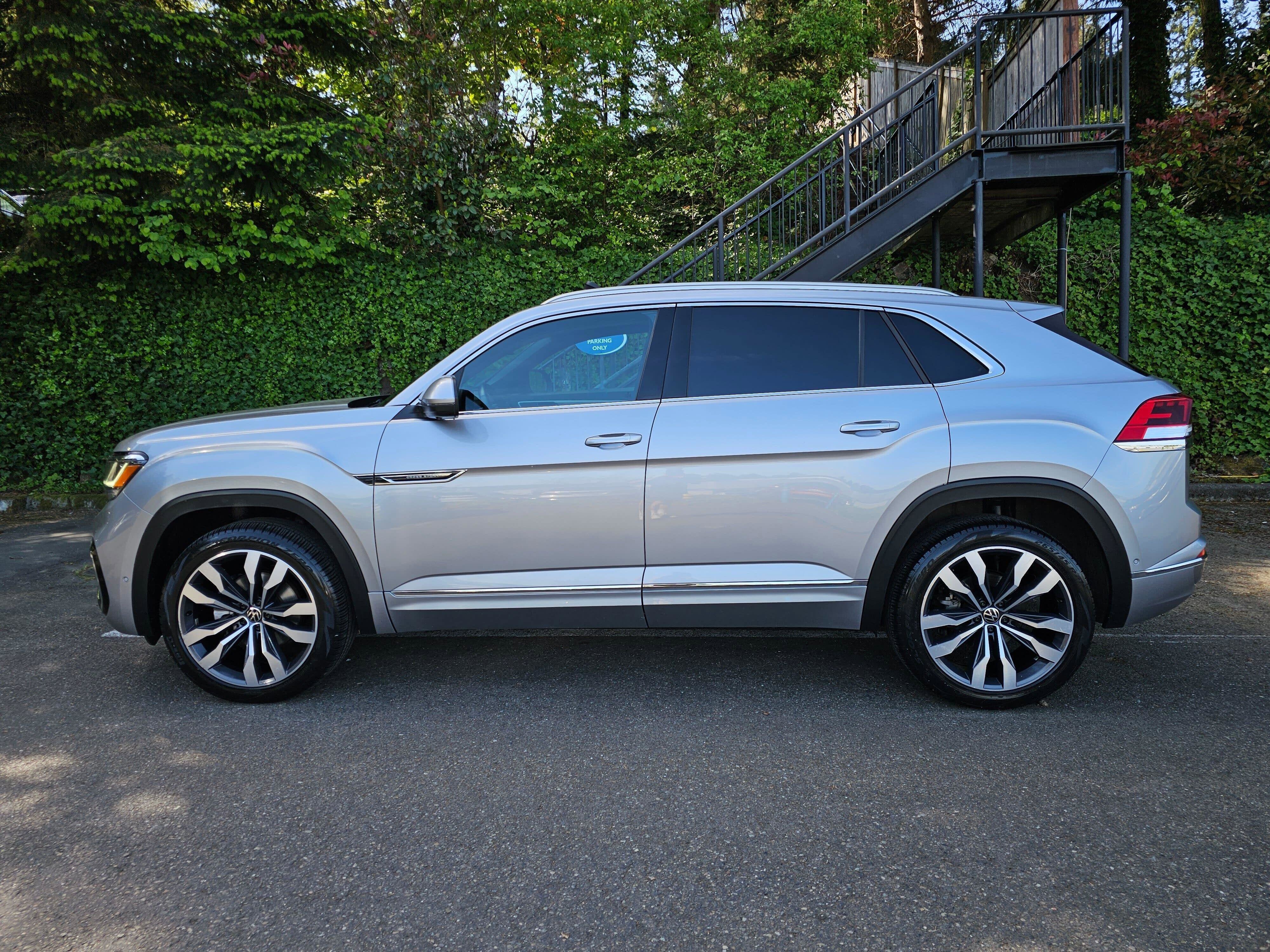 2022 Volkswagen Atlas Cross Sport 3.6L V6 SEL Premium R-Line