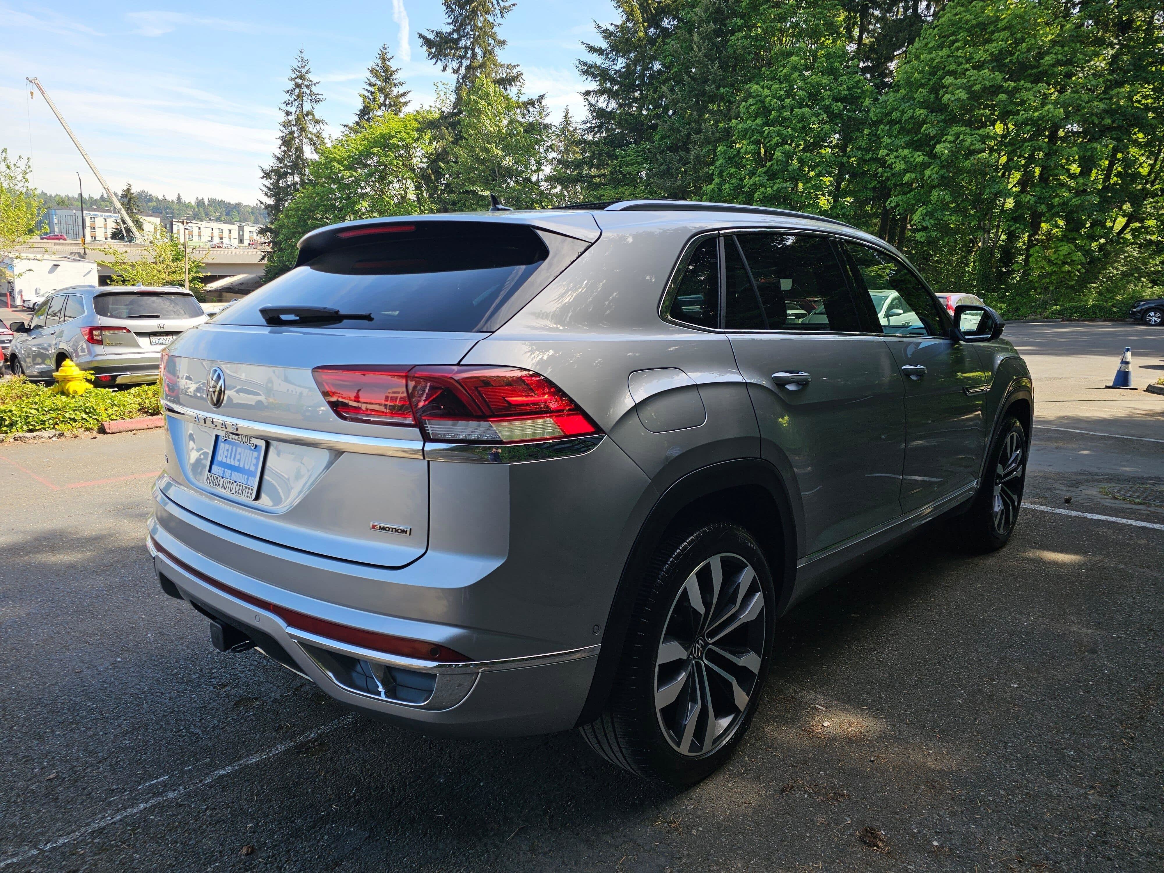 2022 Volkswagen Atlas Cross Sport 3.6L V6 SEL Premium R-Line
