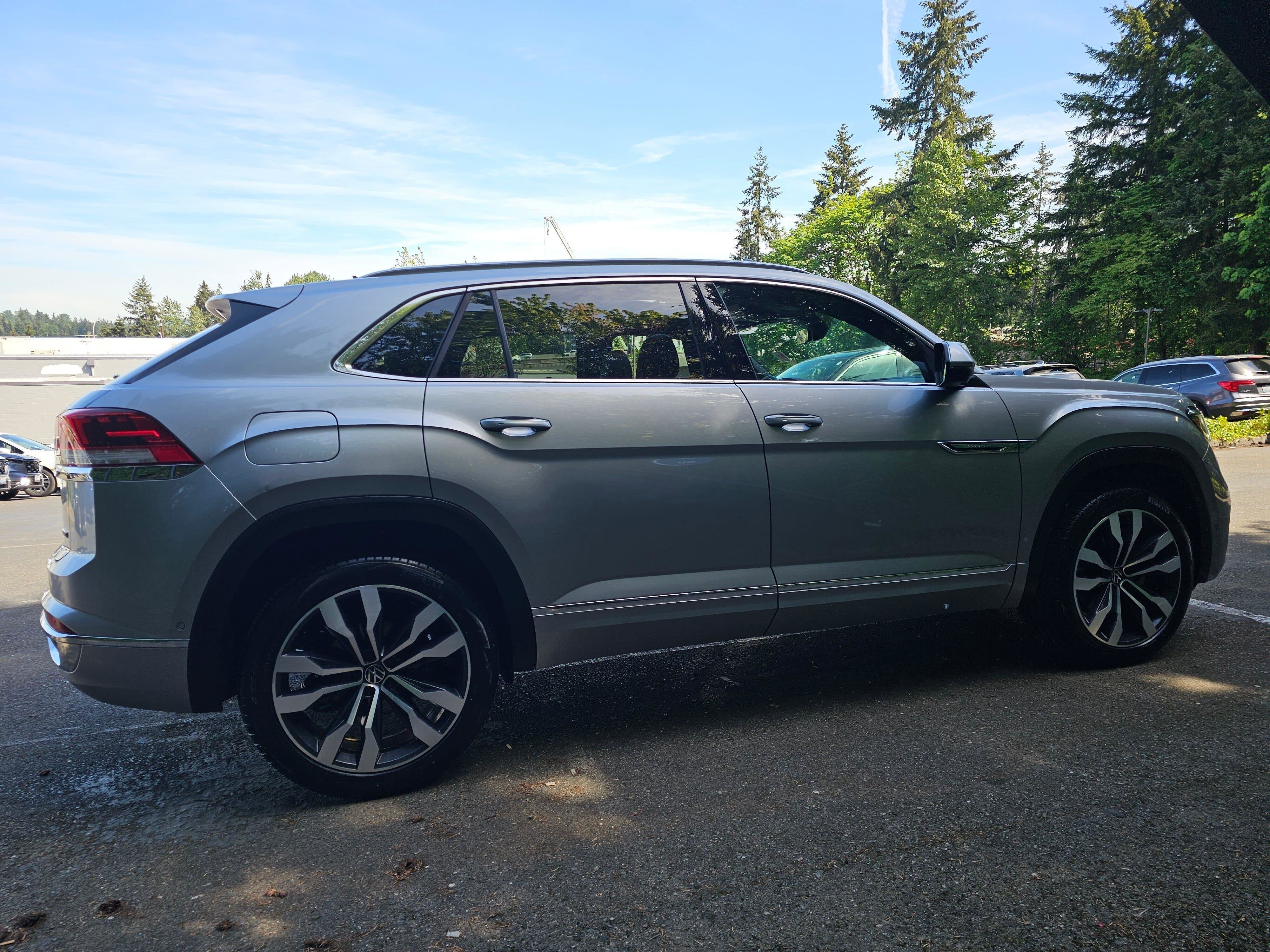 2022 Volkswagen Atlas Cross Sport 3.6L V6 SEL Premium R-Line