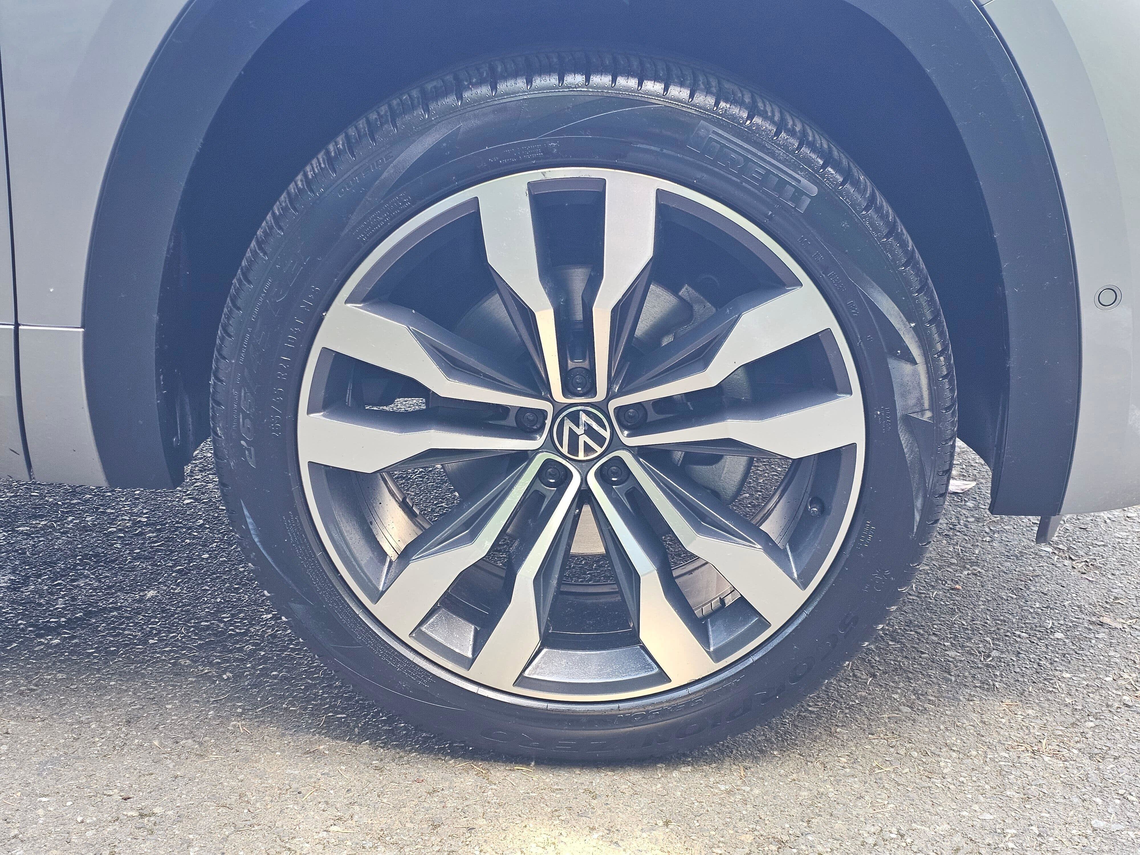 2022 Volkswagen Atlas Cross Sport 3.6L V6 SEL Premium R-Line