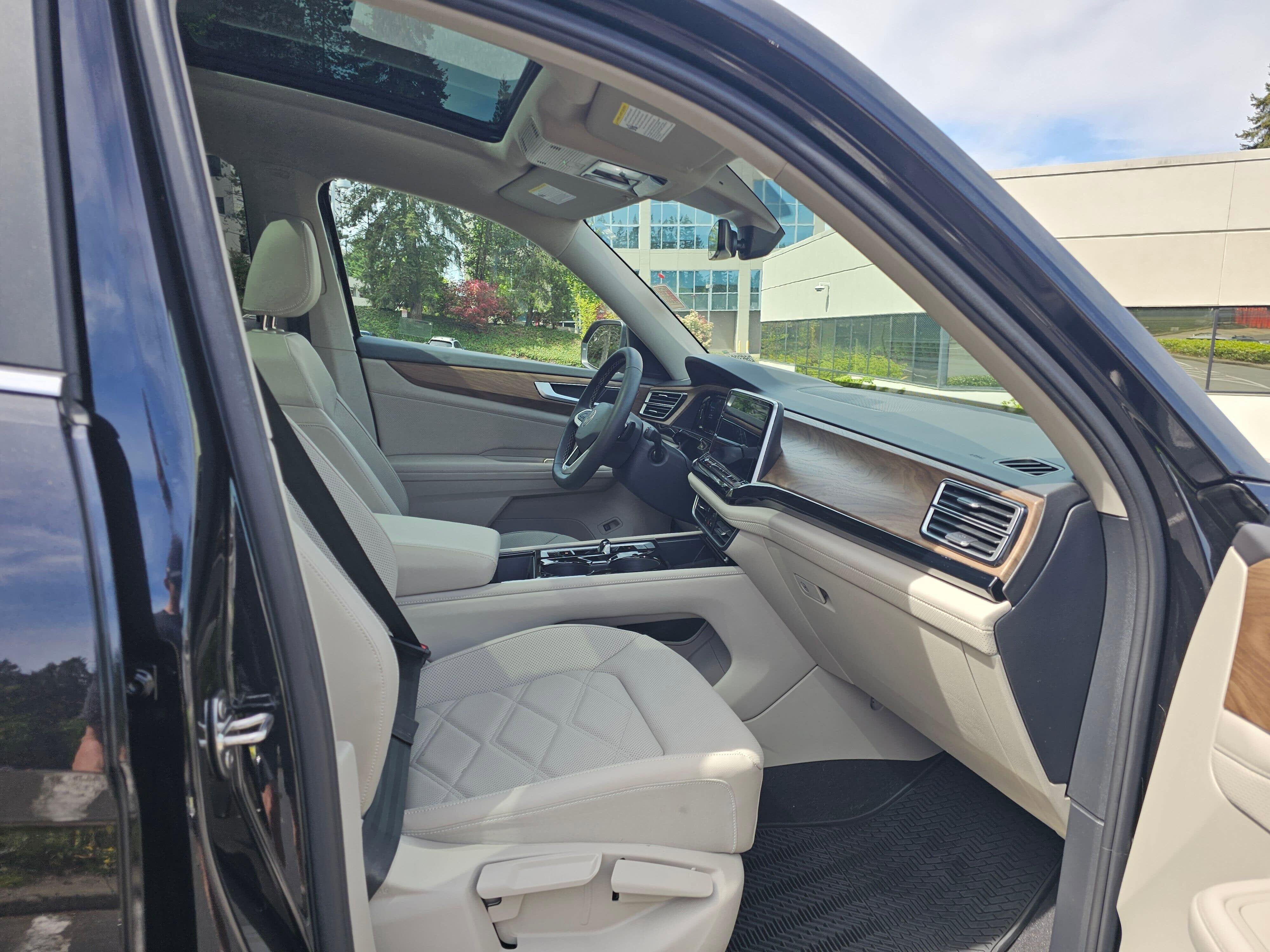 2024 Volkswagen Atlas 2.0T SE w/Technology