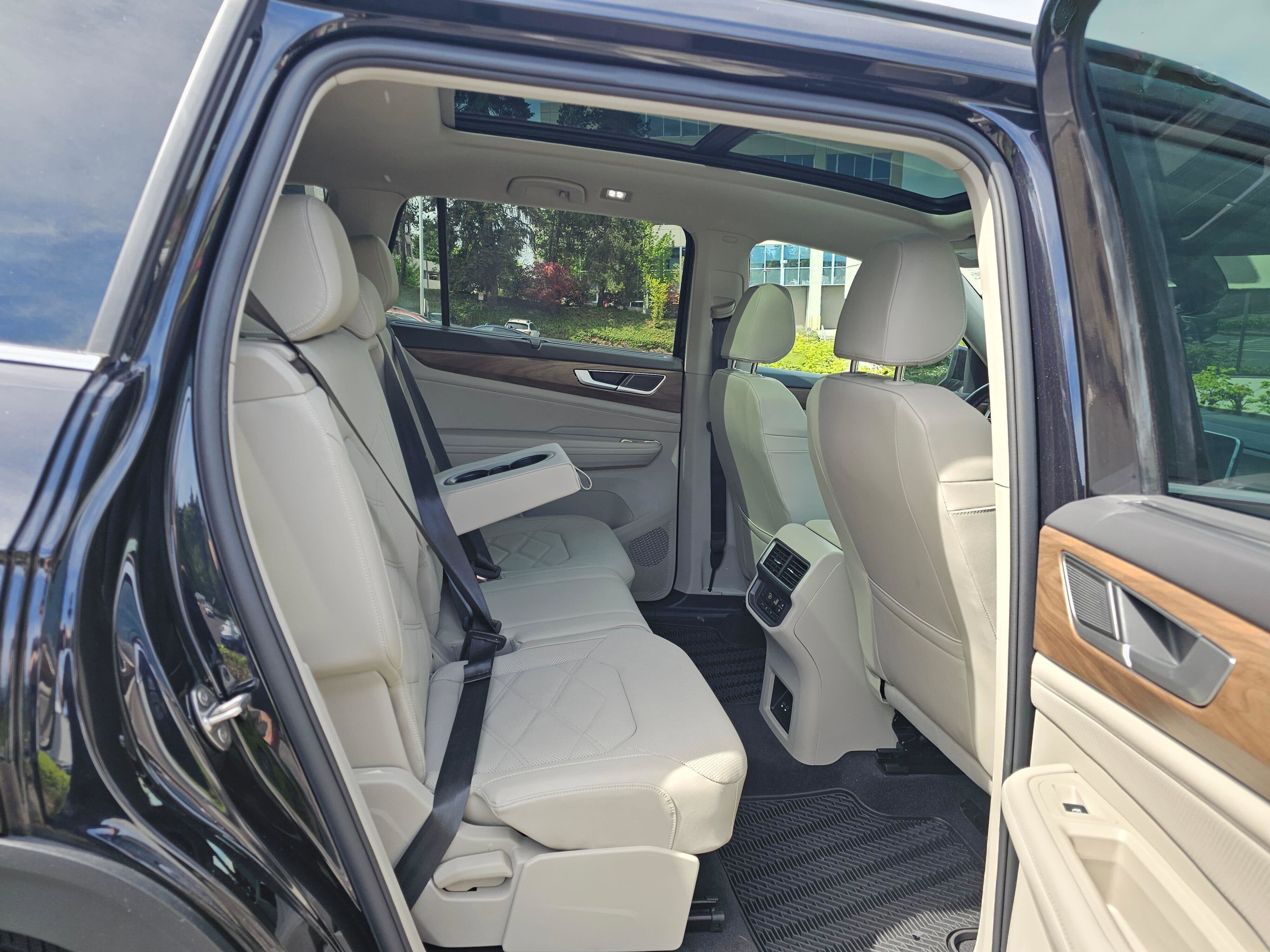 2024 Volkswagen Atlas 2.0T SE w/Technology