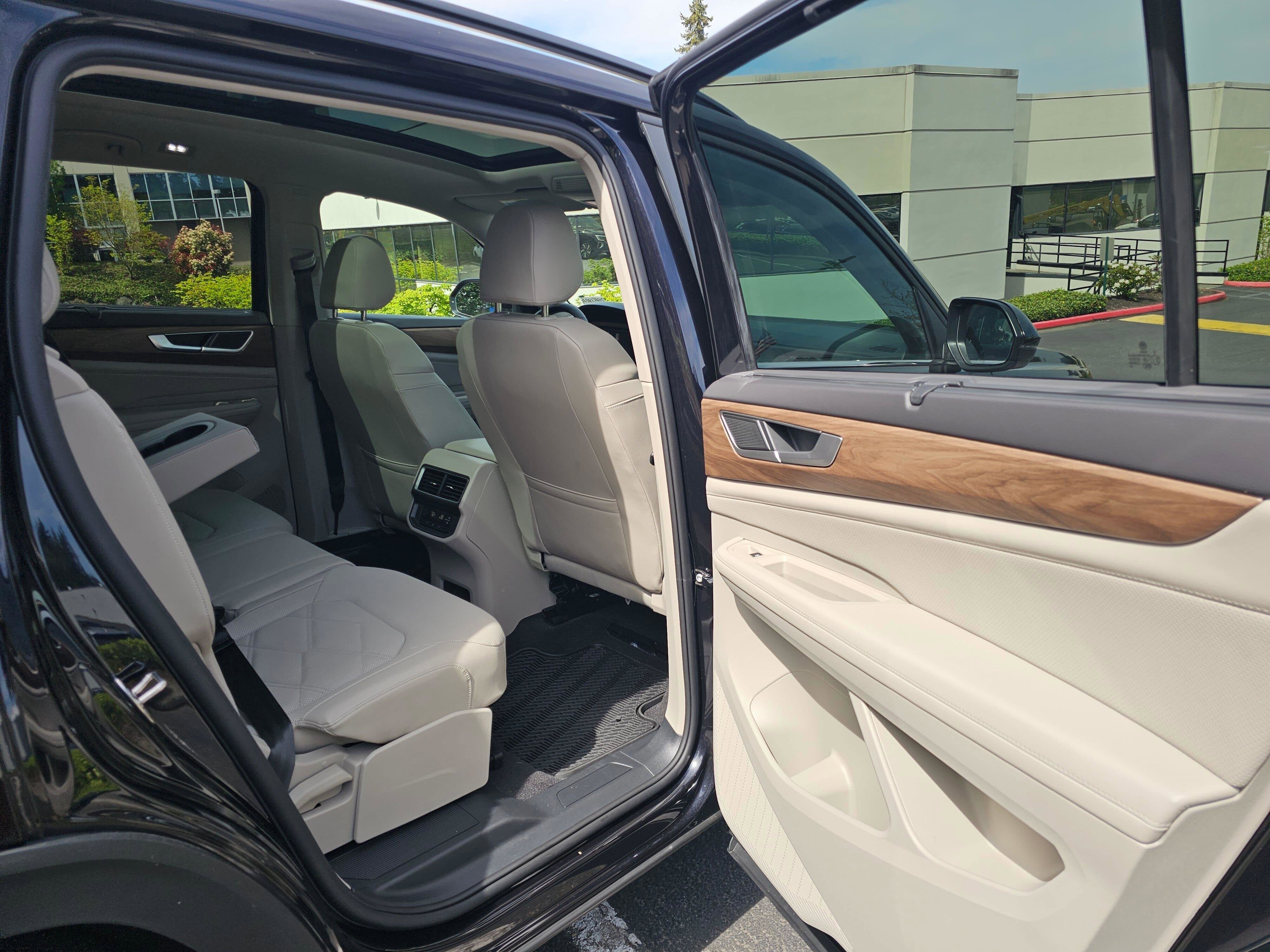 2024 Volkswagen Atlas 2.0T SE w/Technology