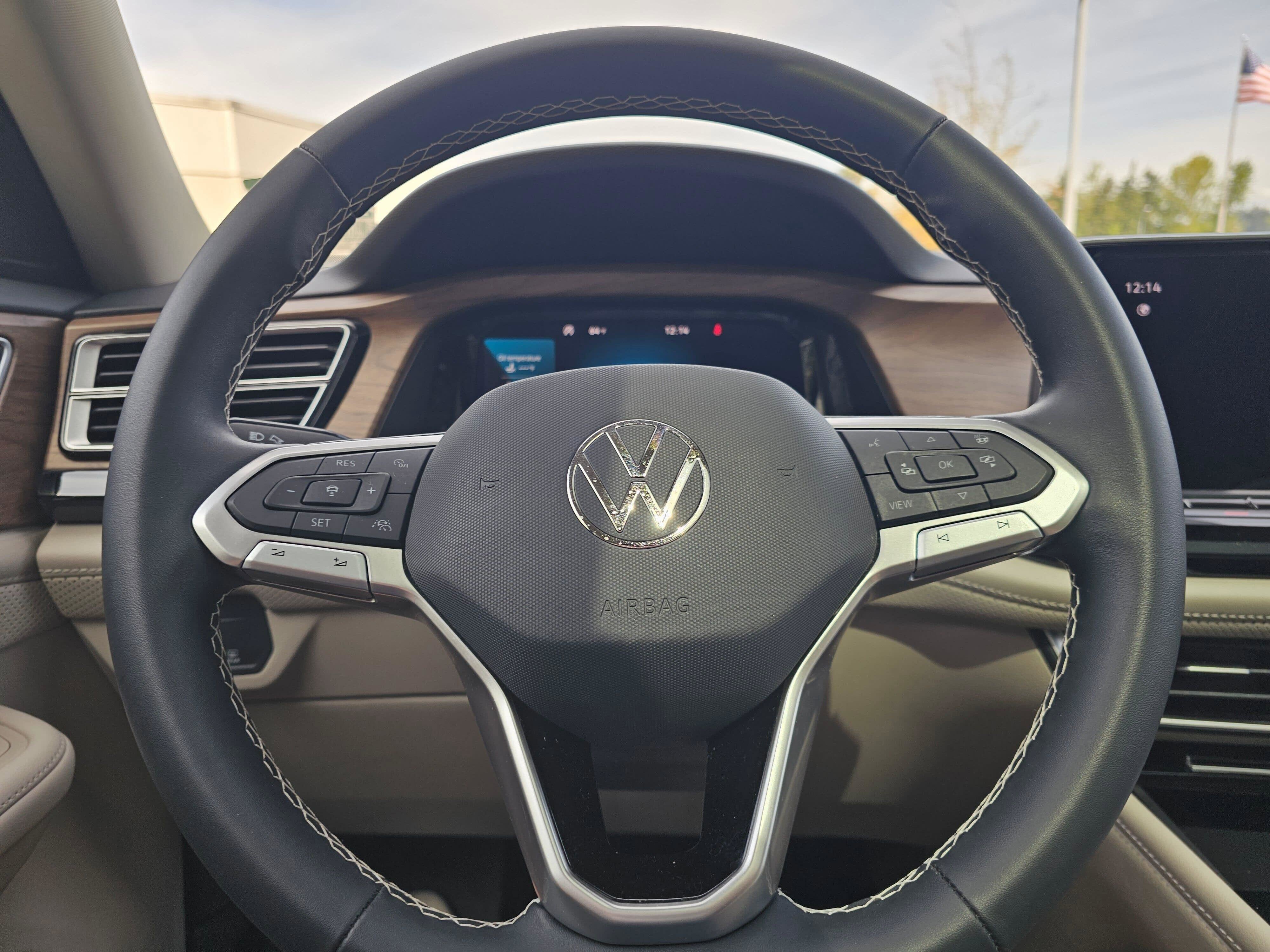 2024 Volkswagen Atlas 2.0T SE w/Technology