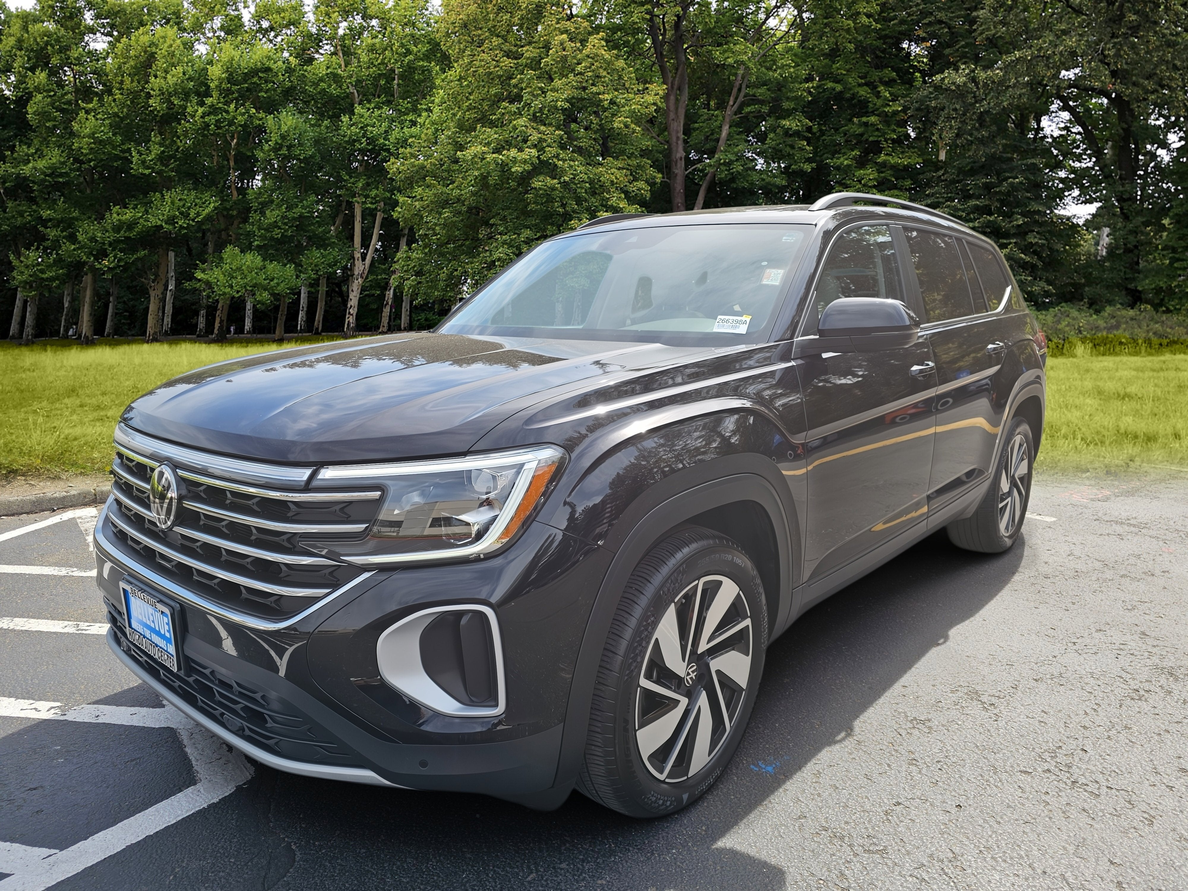 2024 Volkswagen Atlas 2.0T SE w/Technology