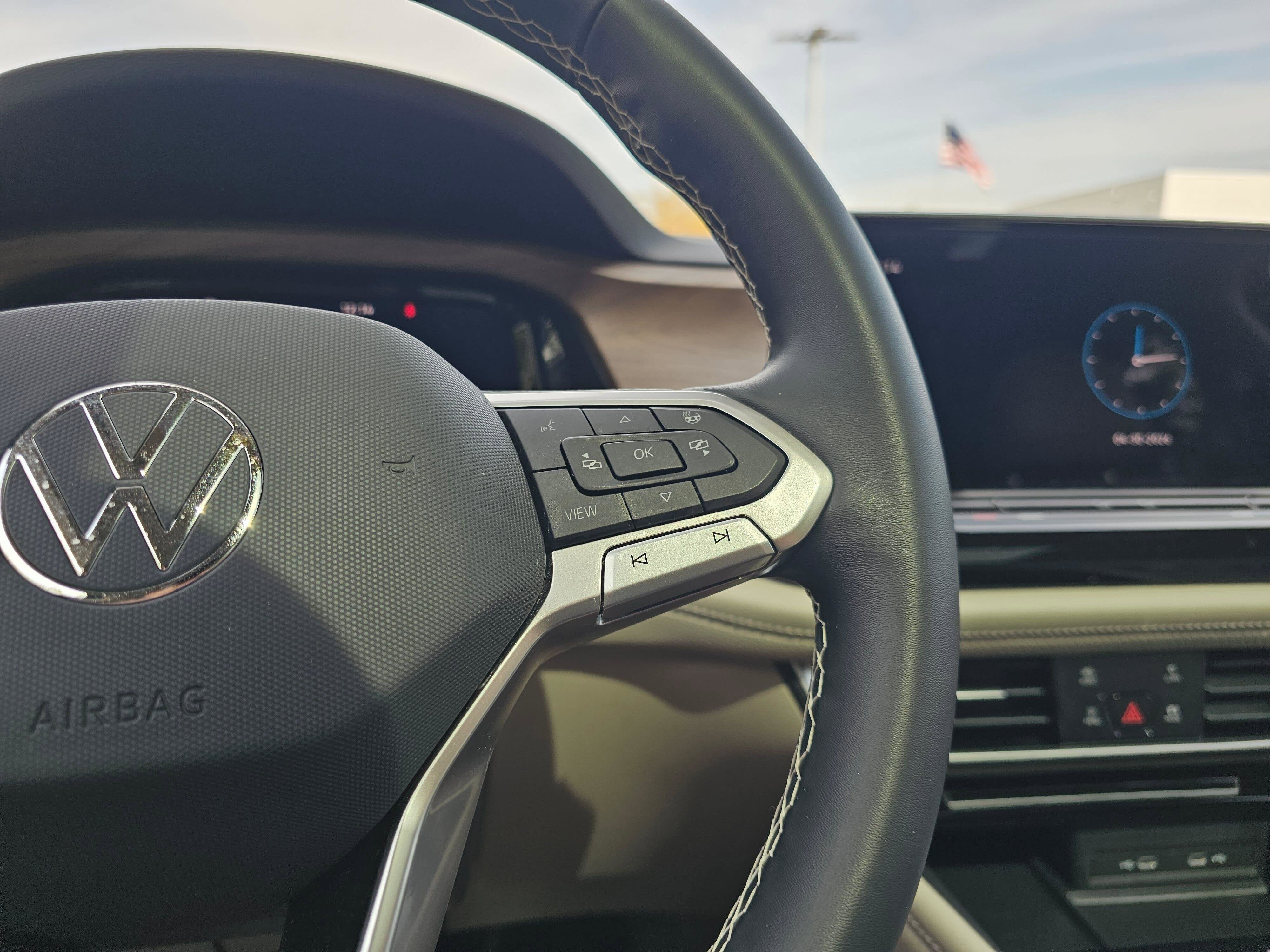2024 Volkswagen Atlas 2.0T SE w/Technology