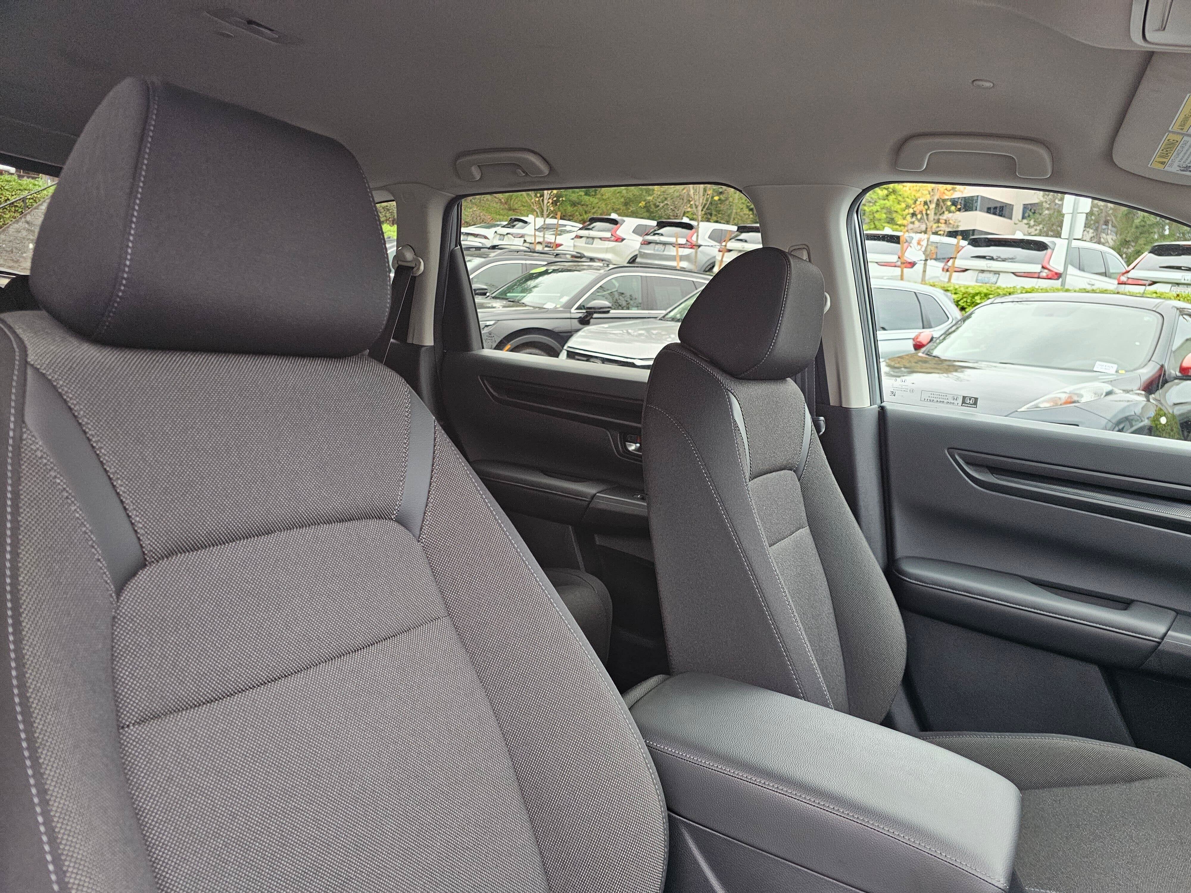 2025 Honda CR-V LX - Photo 11