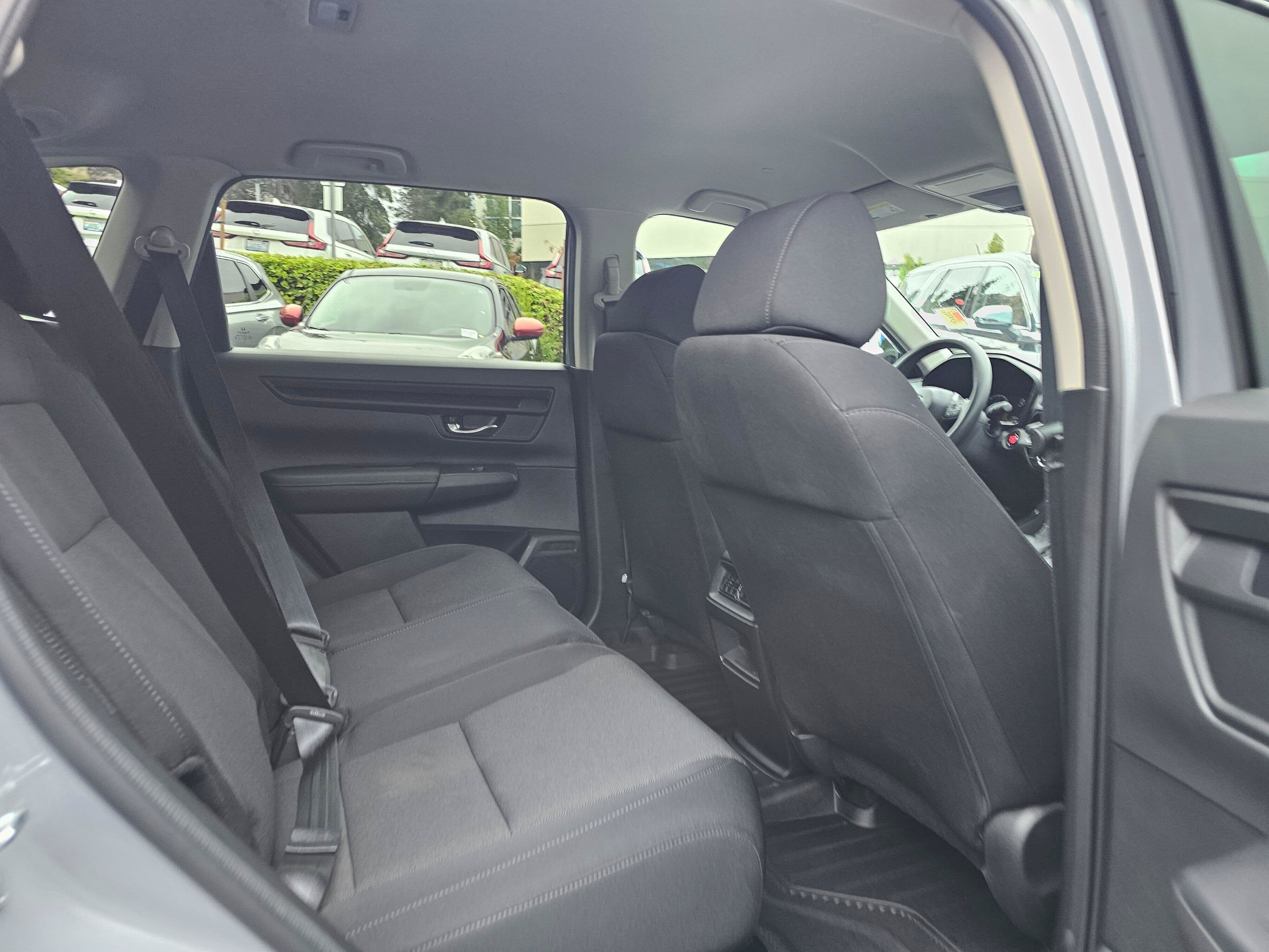 2025 Honda CR-V LX - Photo 14