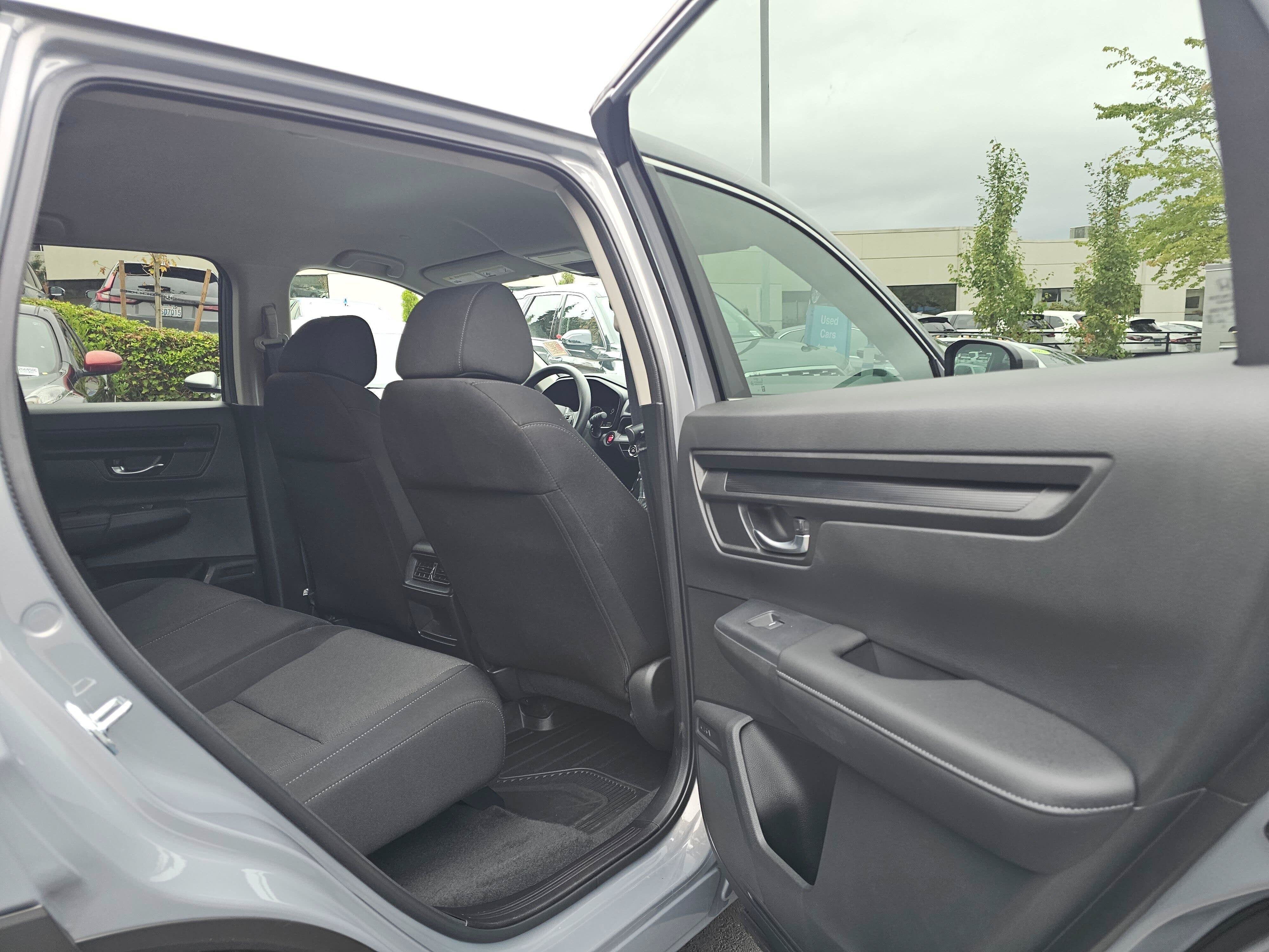 2025 Honda CR-V LX - Photo 15