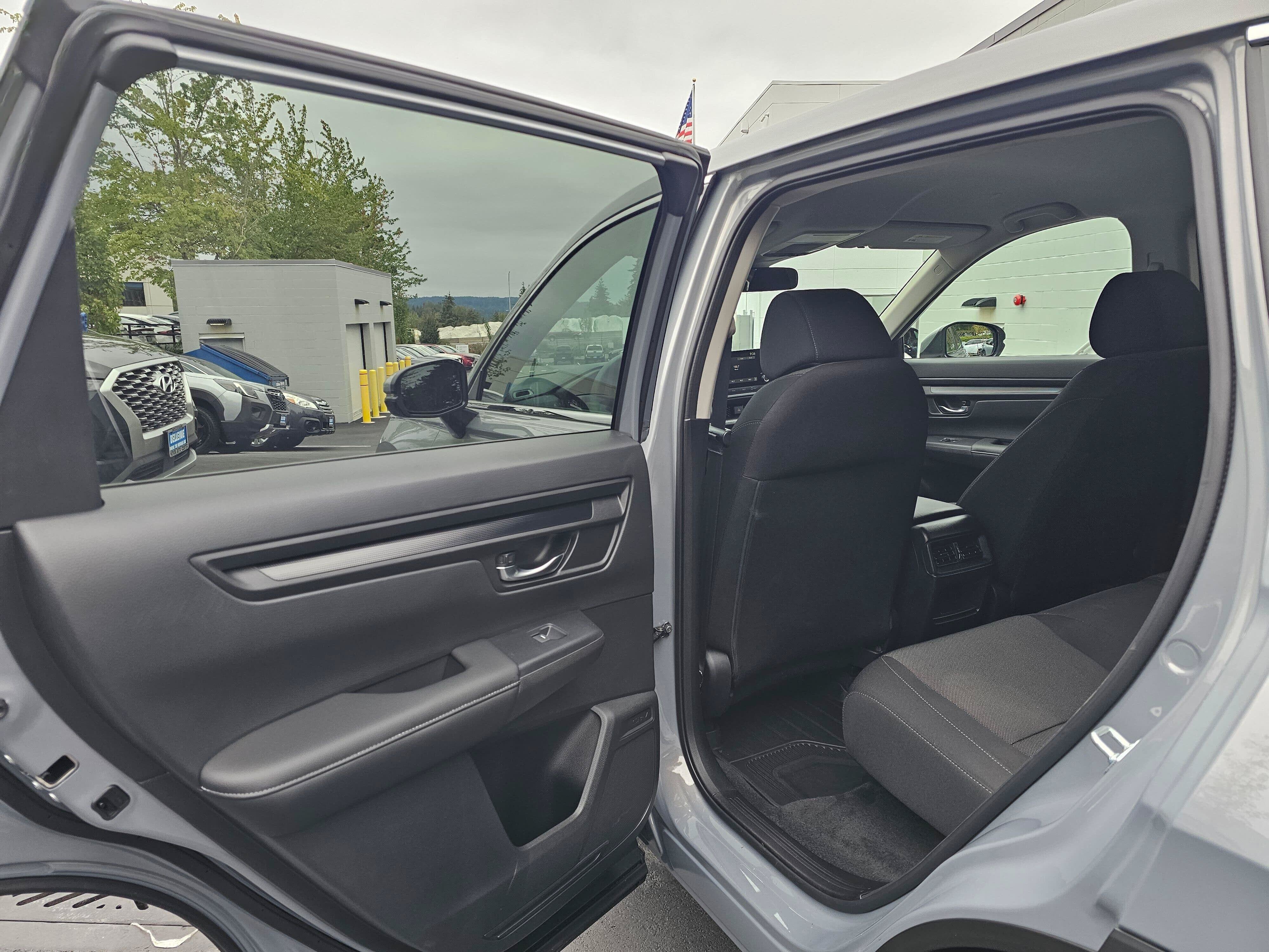 2025 Honda CR-V LX - Photo 18