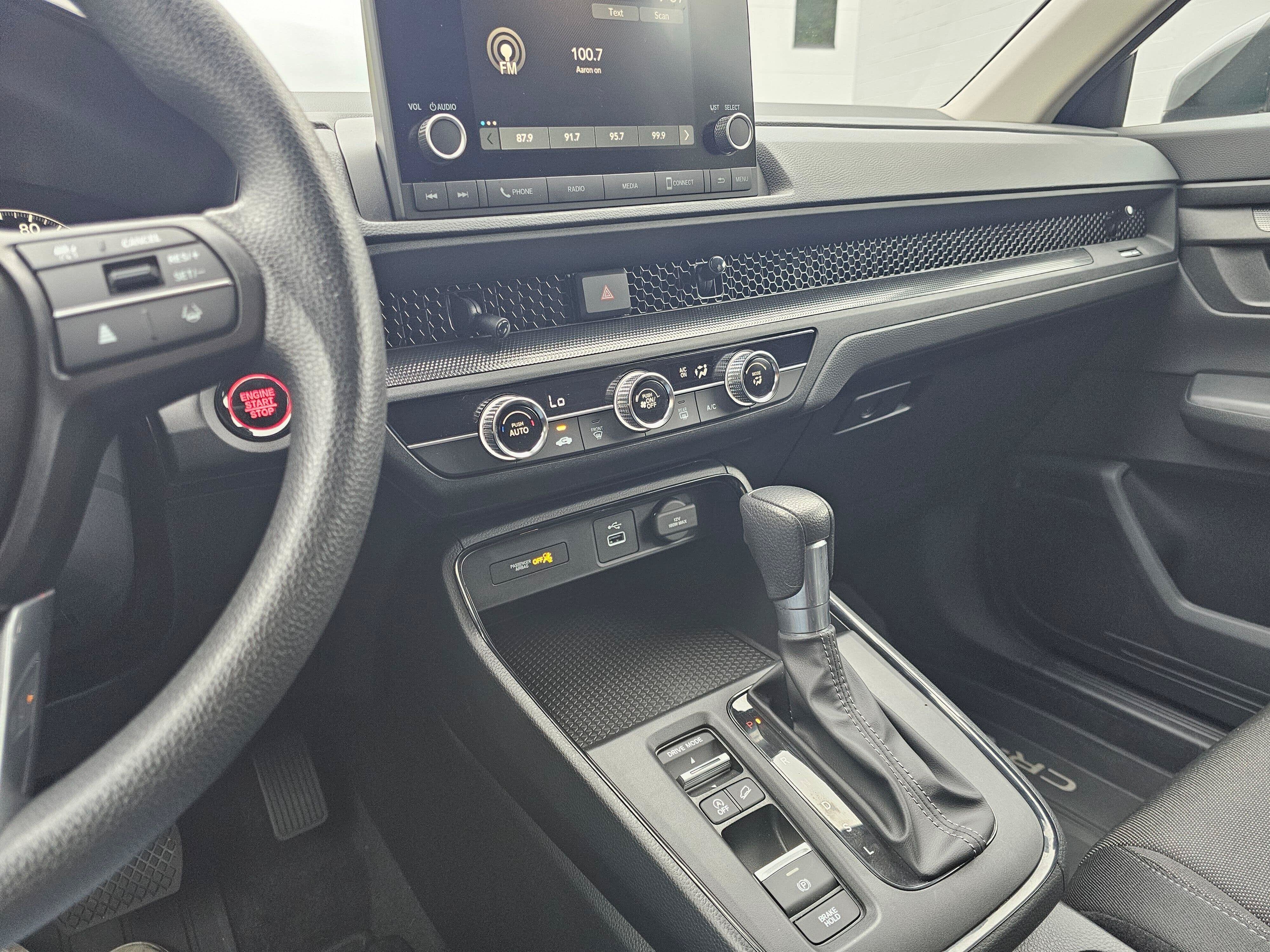 2025 Honda CR-V LX - Photo 29