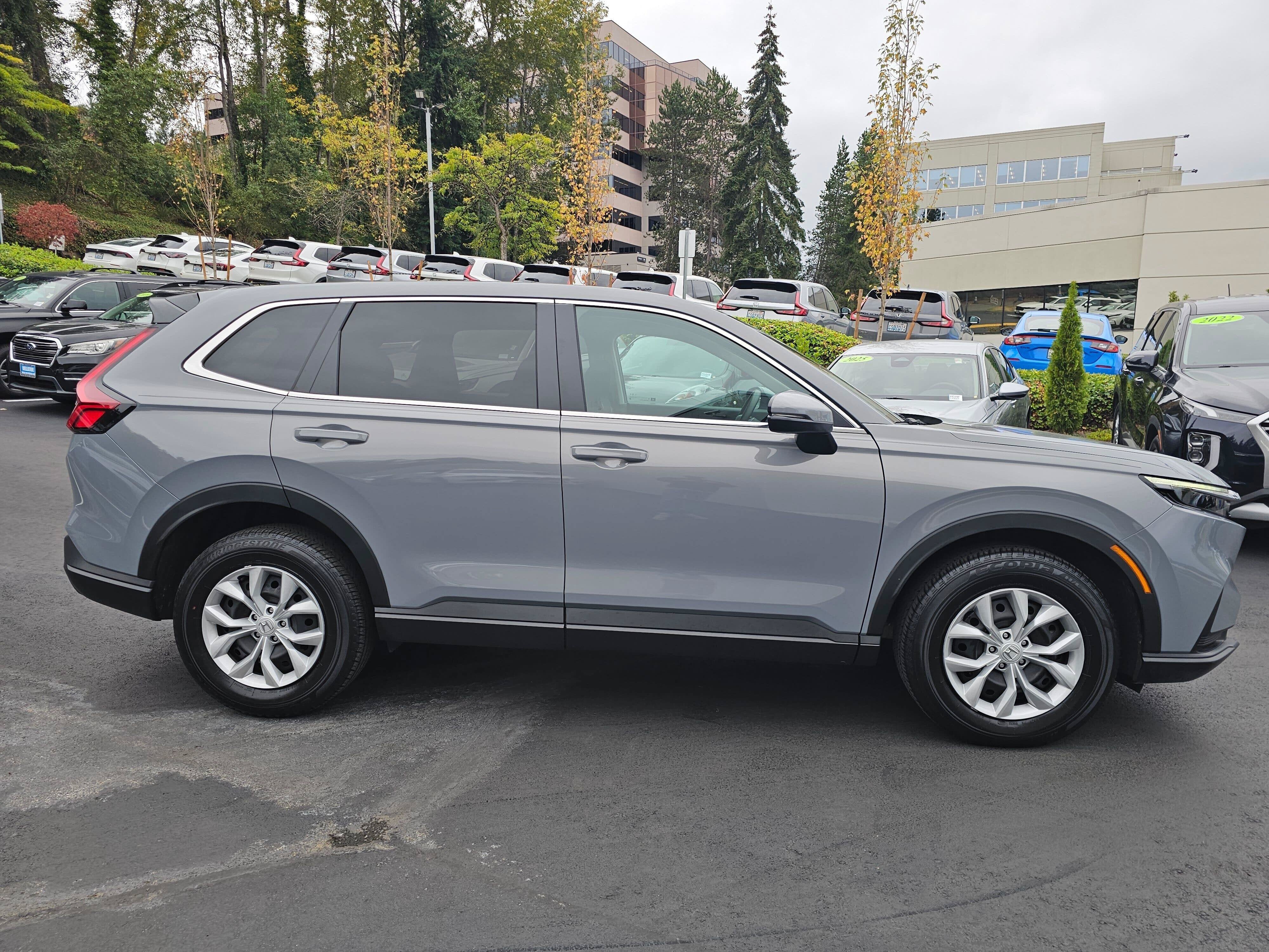2025 Honda CR-V LX - Photo 8