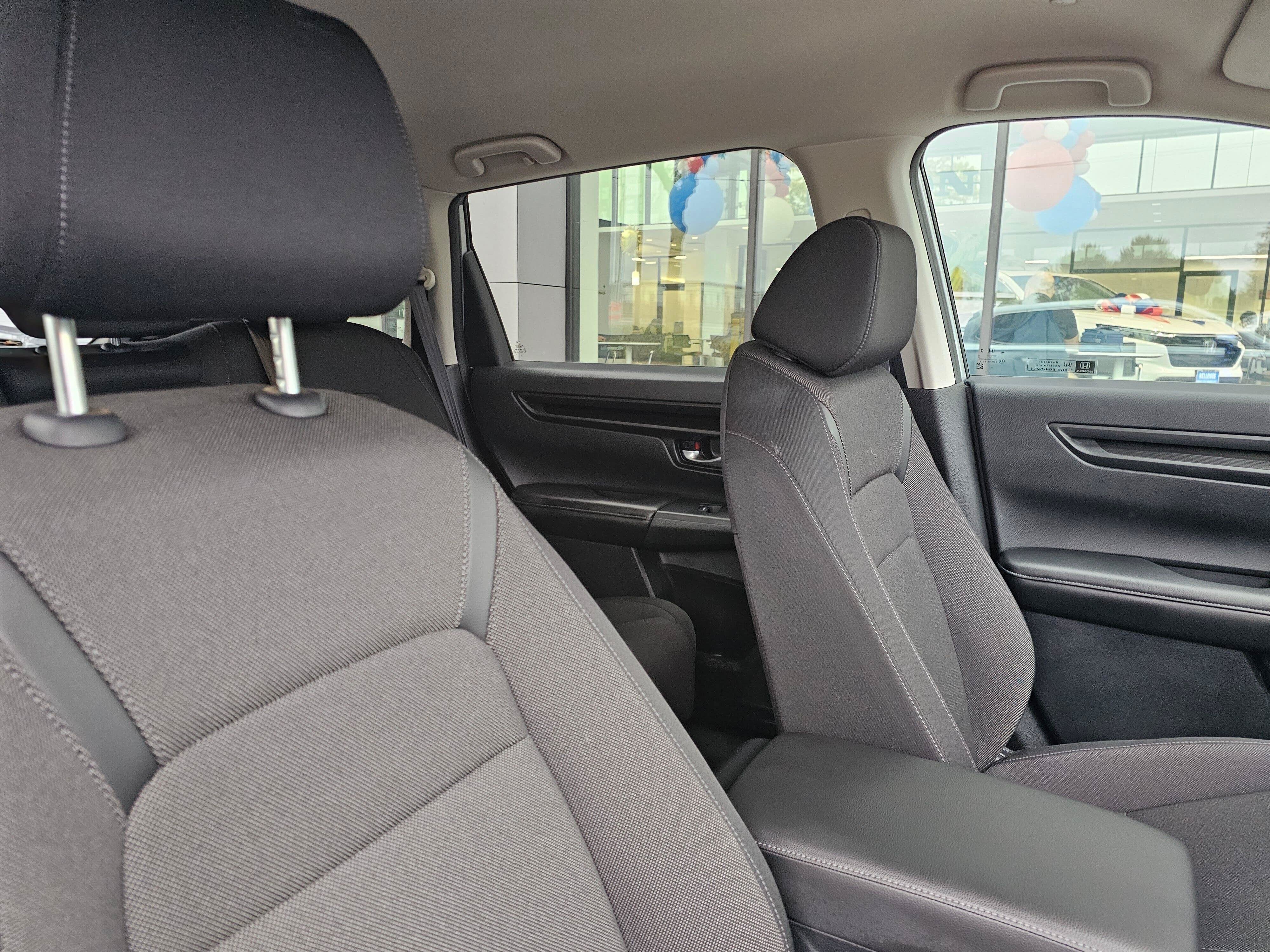 2025 Honda CR-V LX - Photo 11