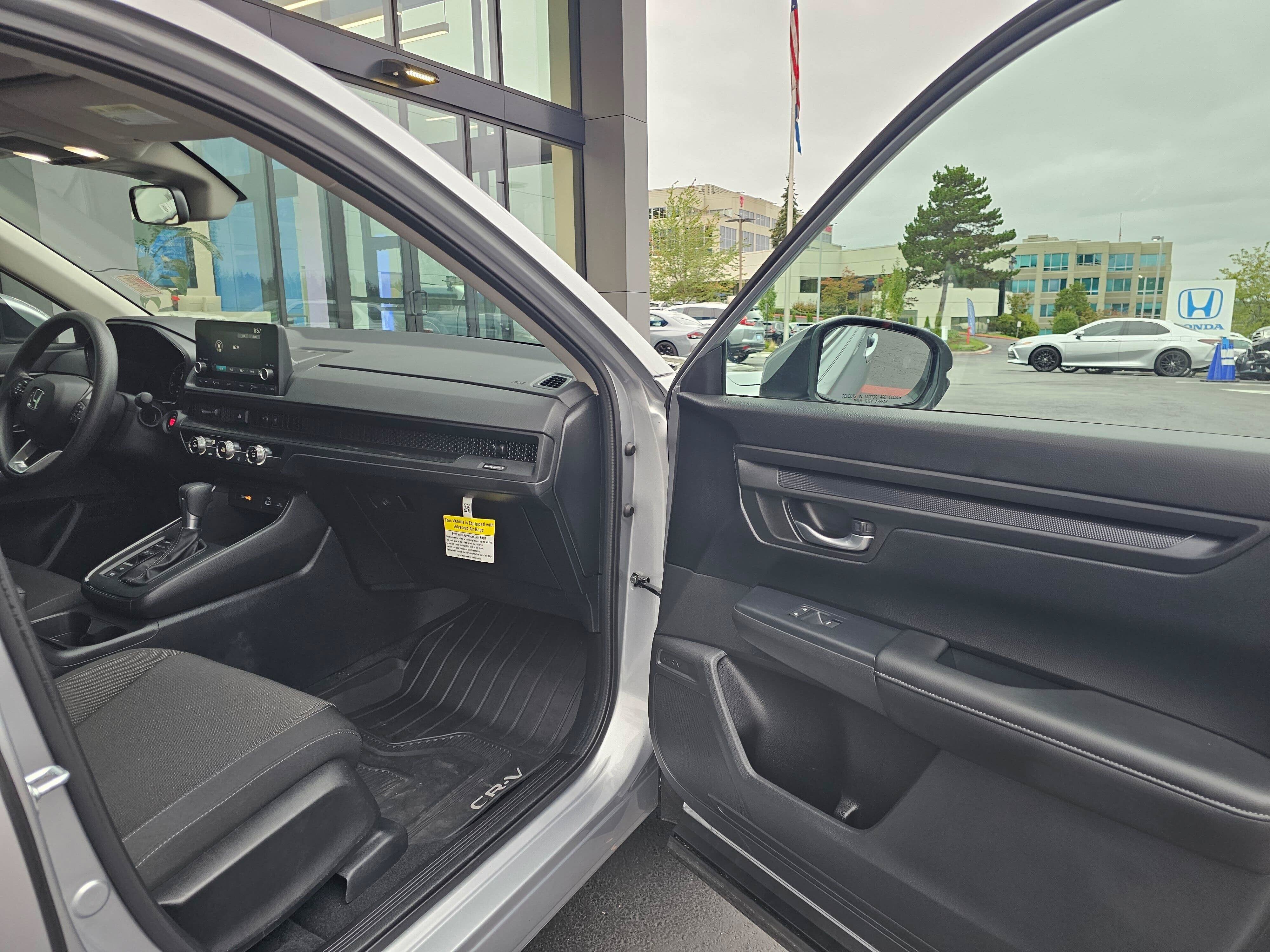 2025 Honda CR-V LX - Photo 12