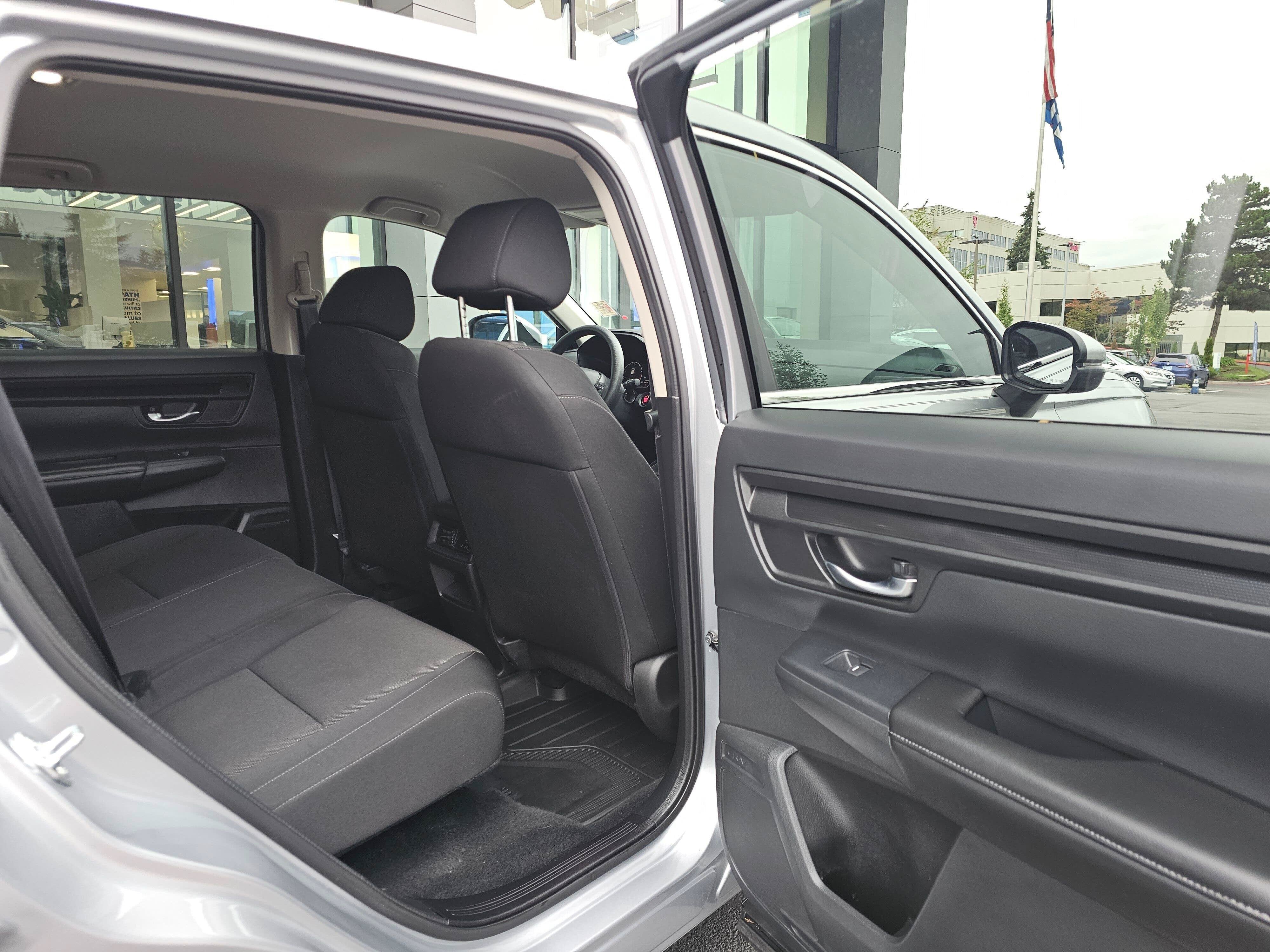 2025 Honda CR-V LX - Photo 15