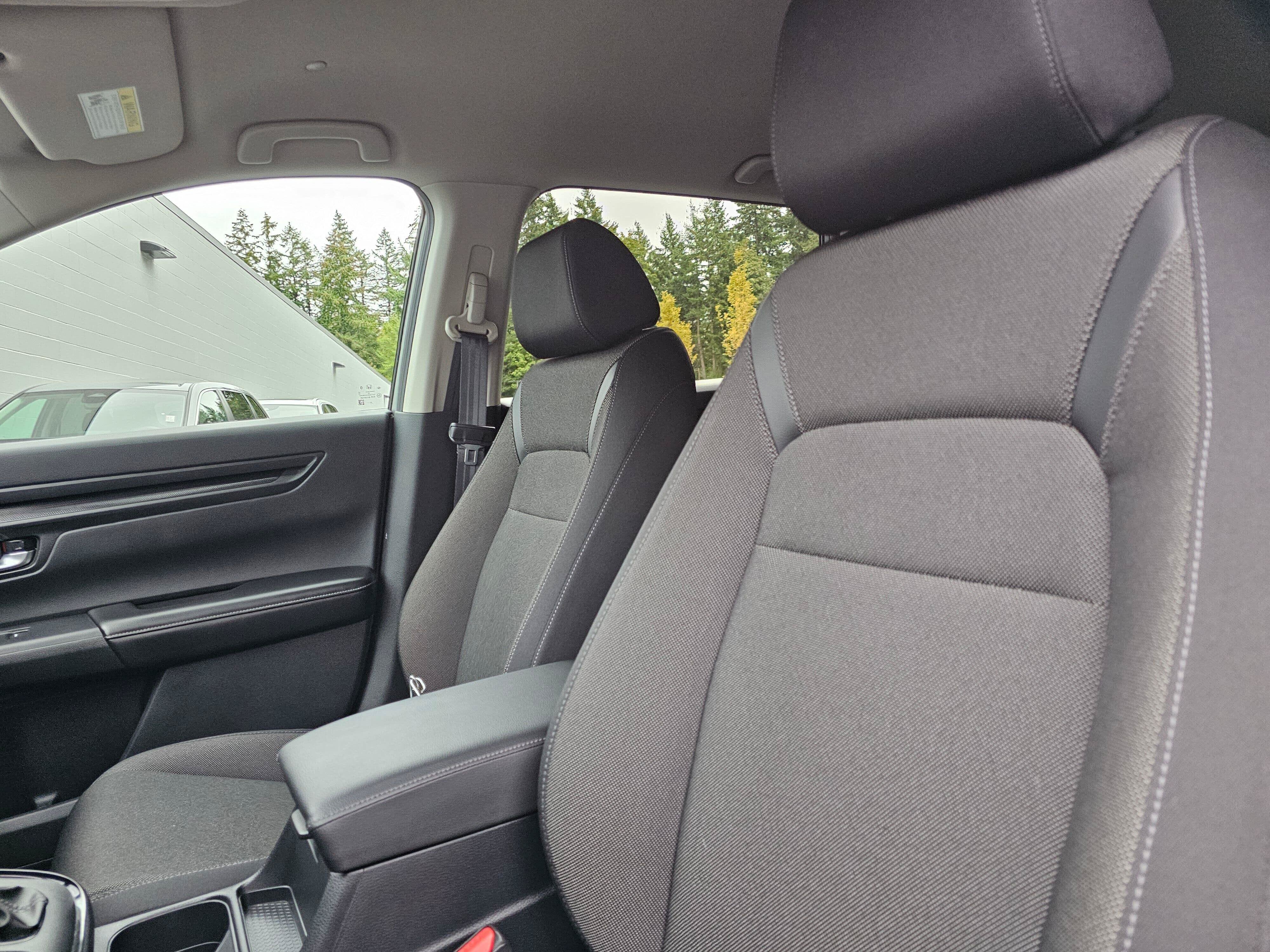 2025 Honda CR-V LX - Photo 24