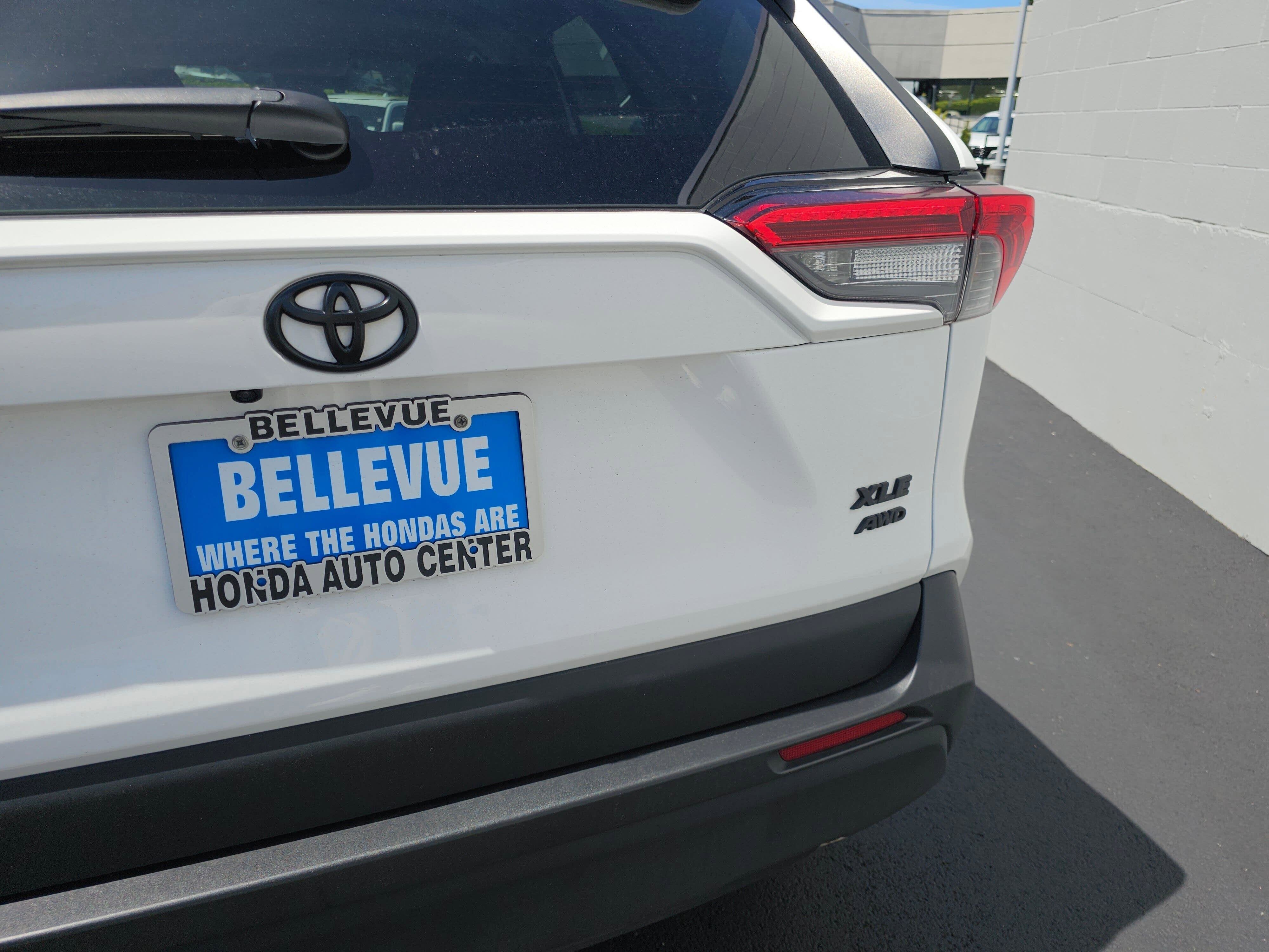 2022 Toyota RAV4 XLE