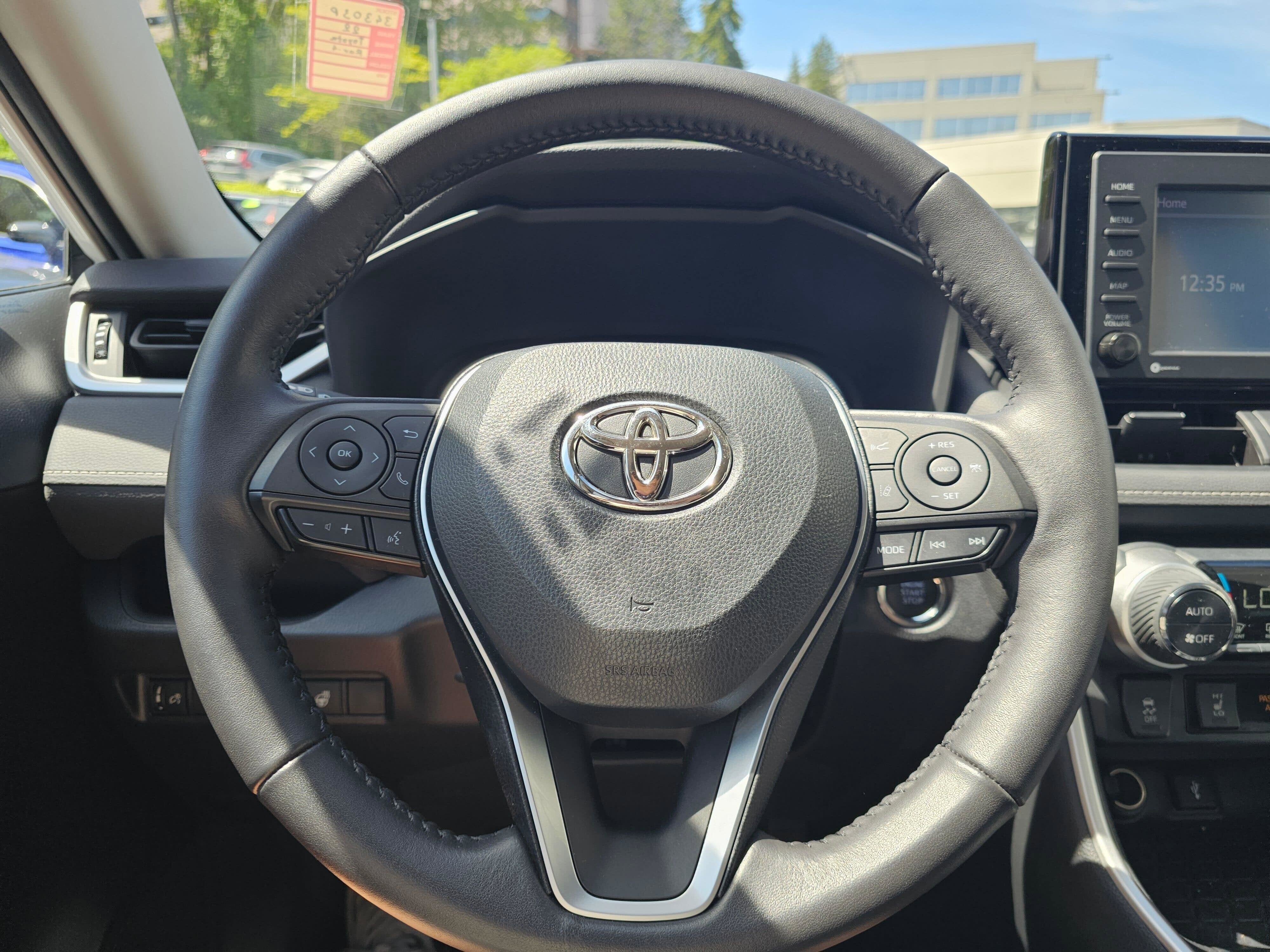 2022 Toyota RAV4 XLE