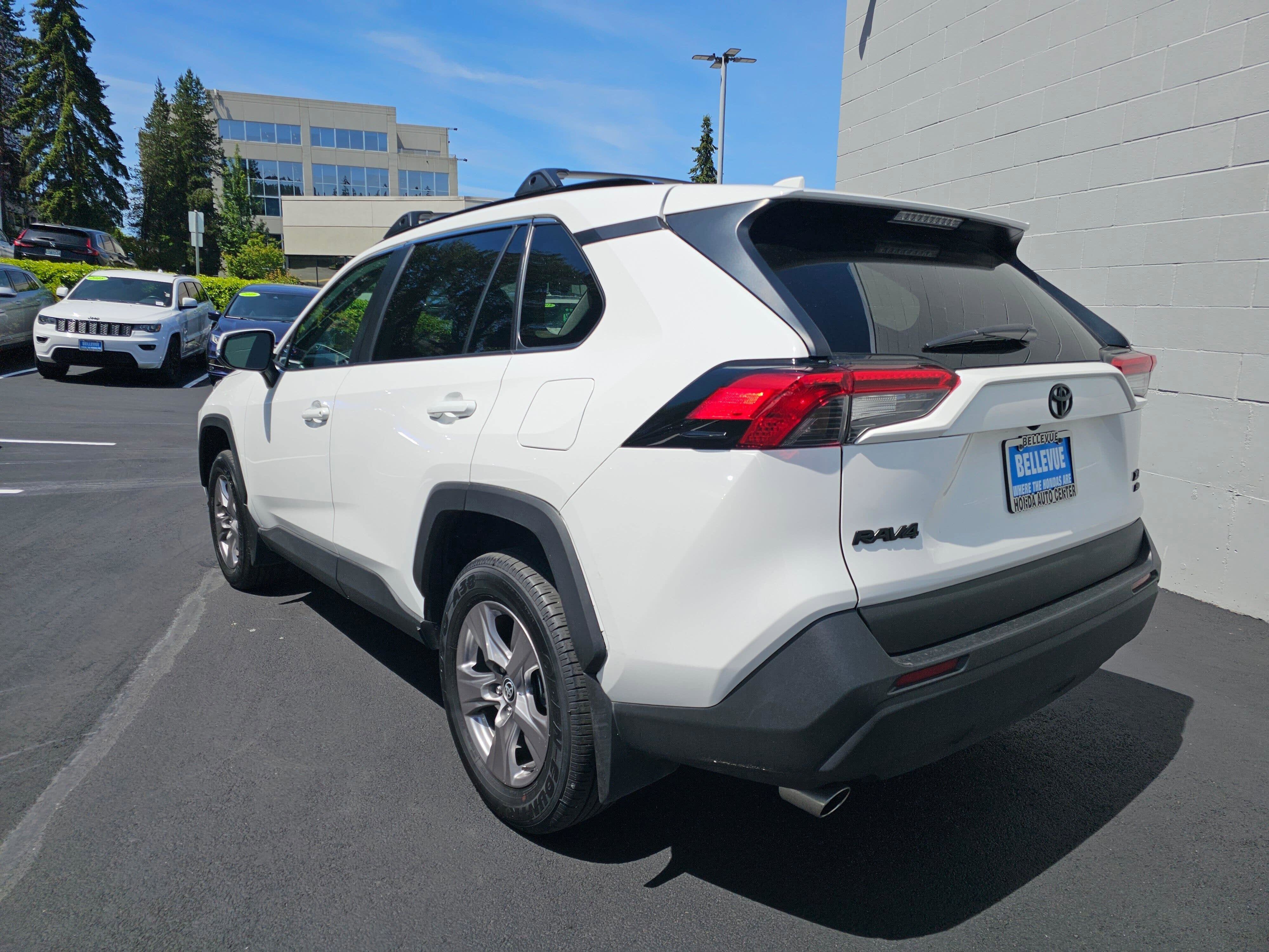 2022 Toyota RAV4 XLE