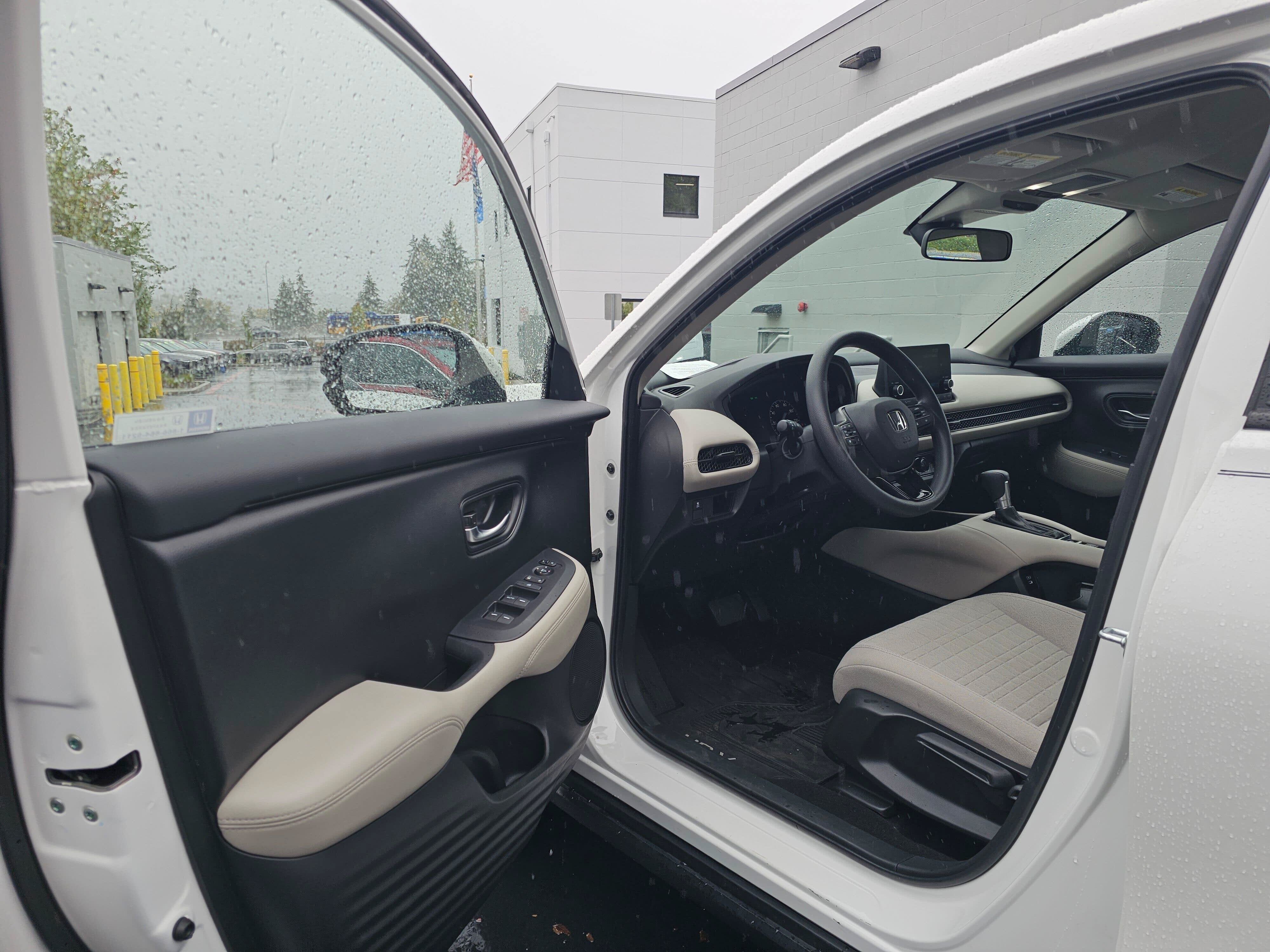 2025 Honda HR-V LX - Photo 23