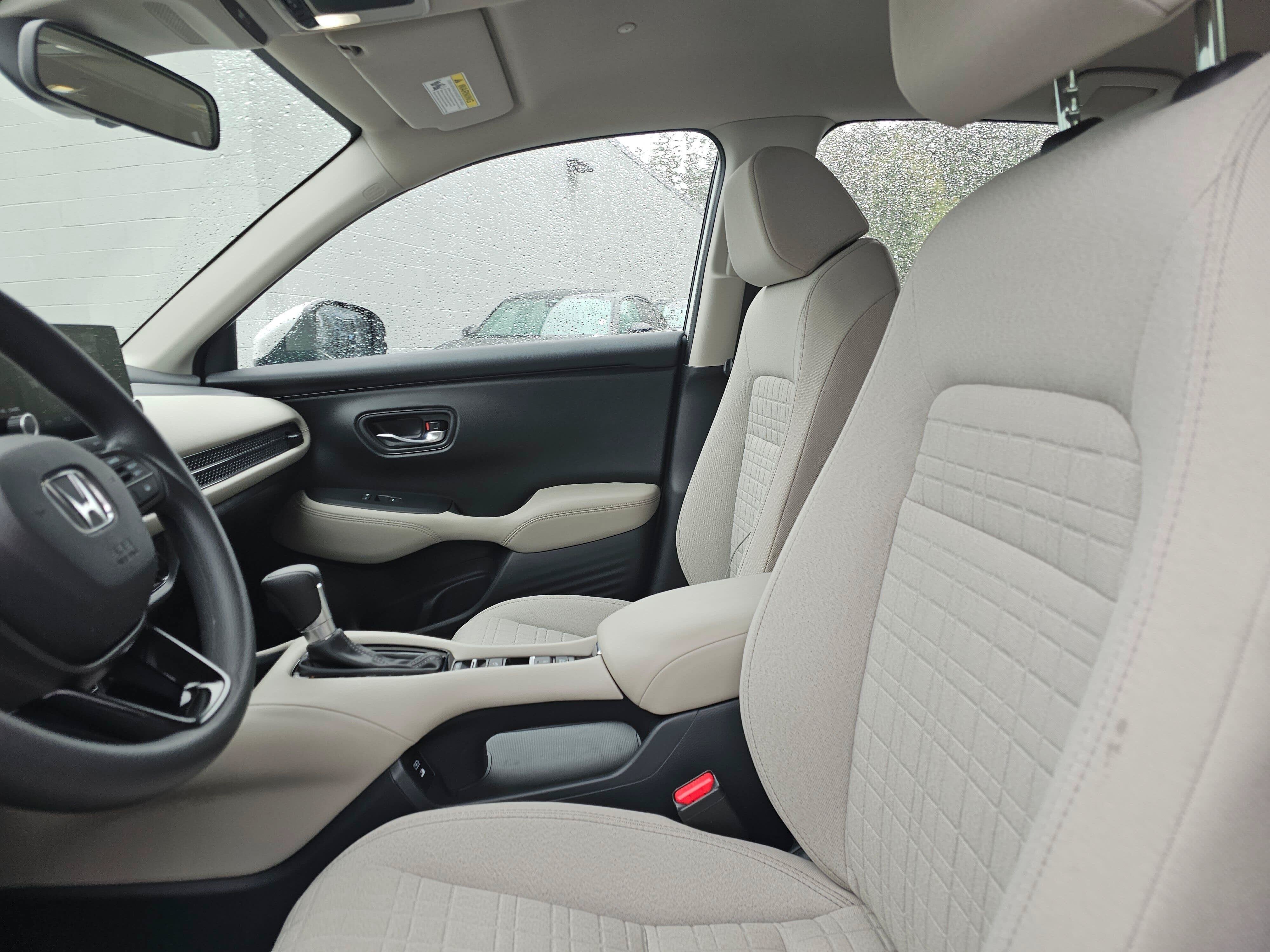 2025 Honda HR-V LX - Photo 24