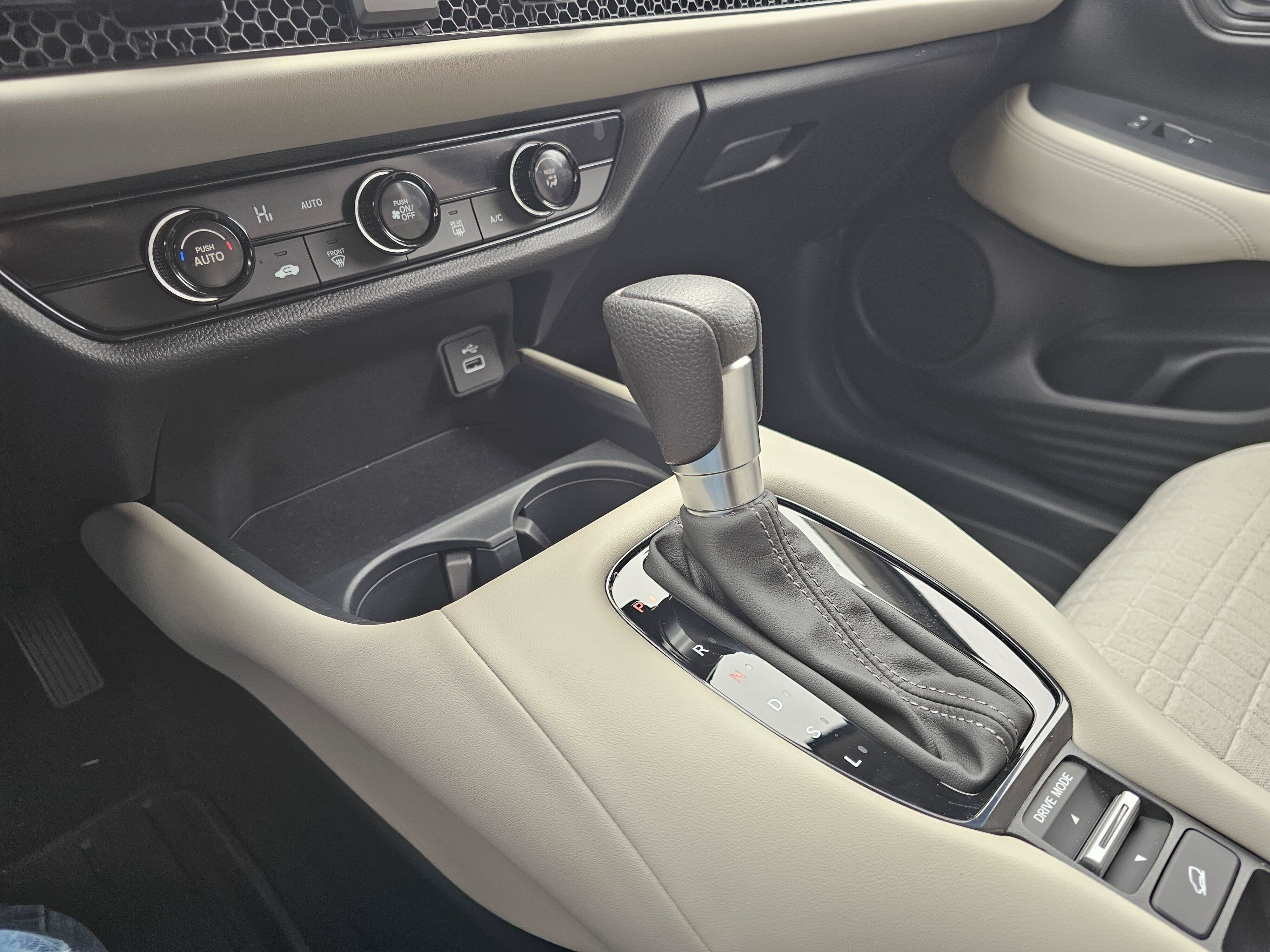 2025 Honda HR-V LX - Photo 29