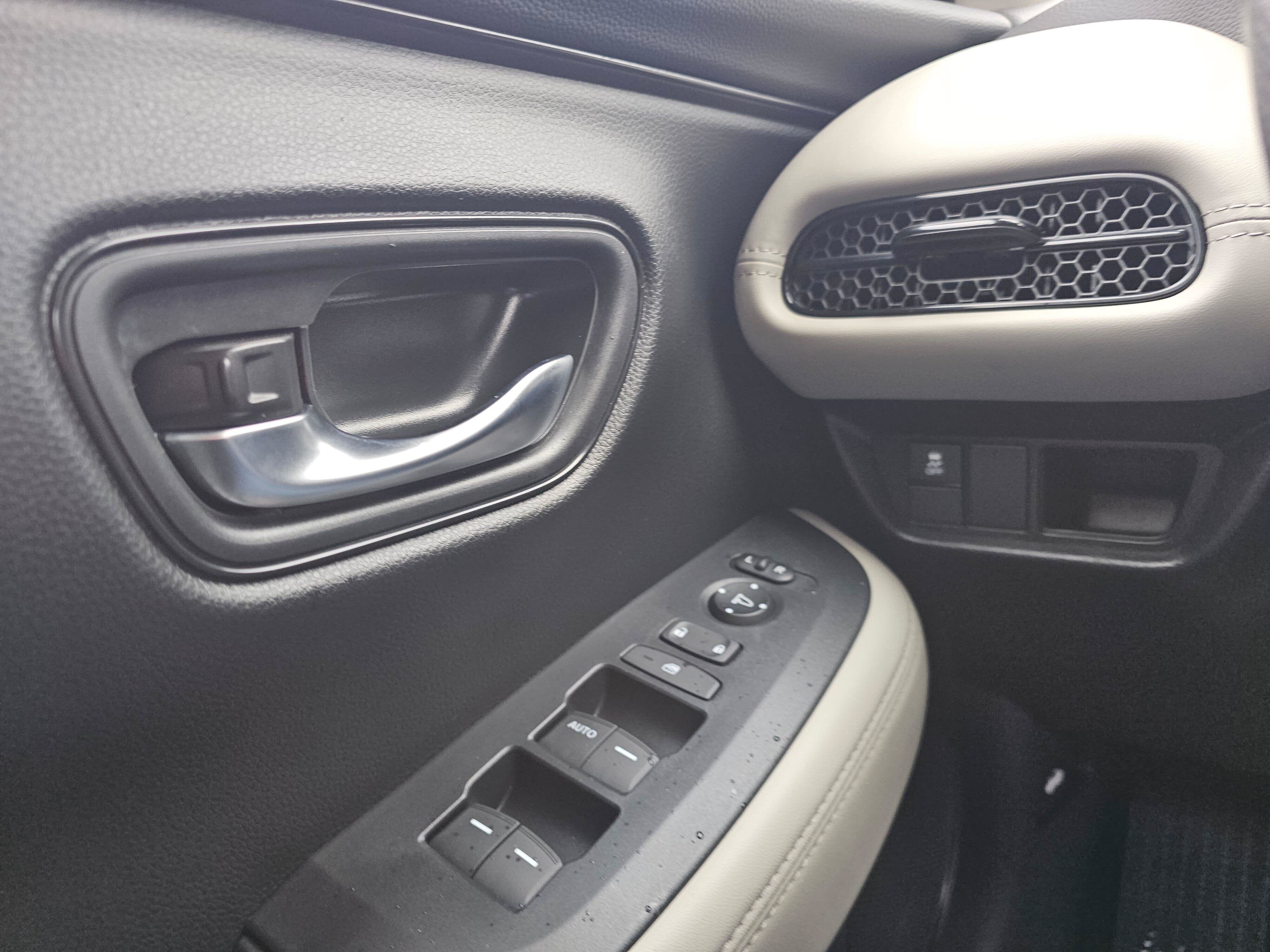 2025 Honda HR-V LX - Photo 33
