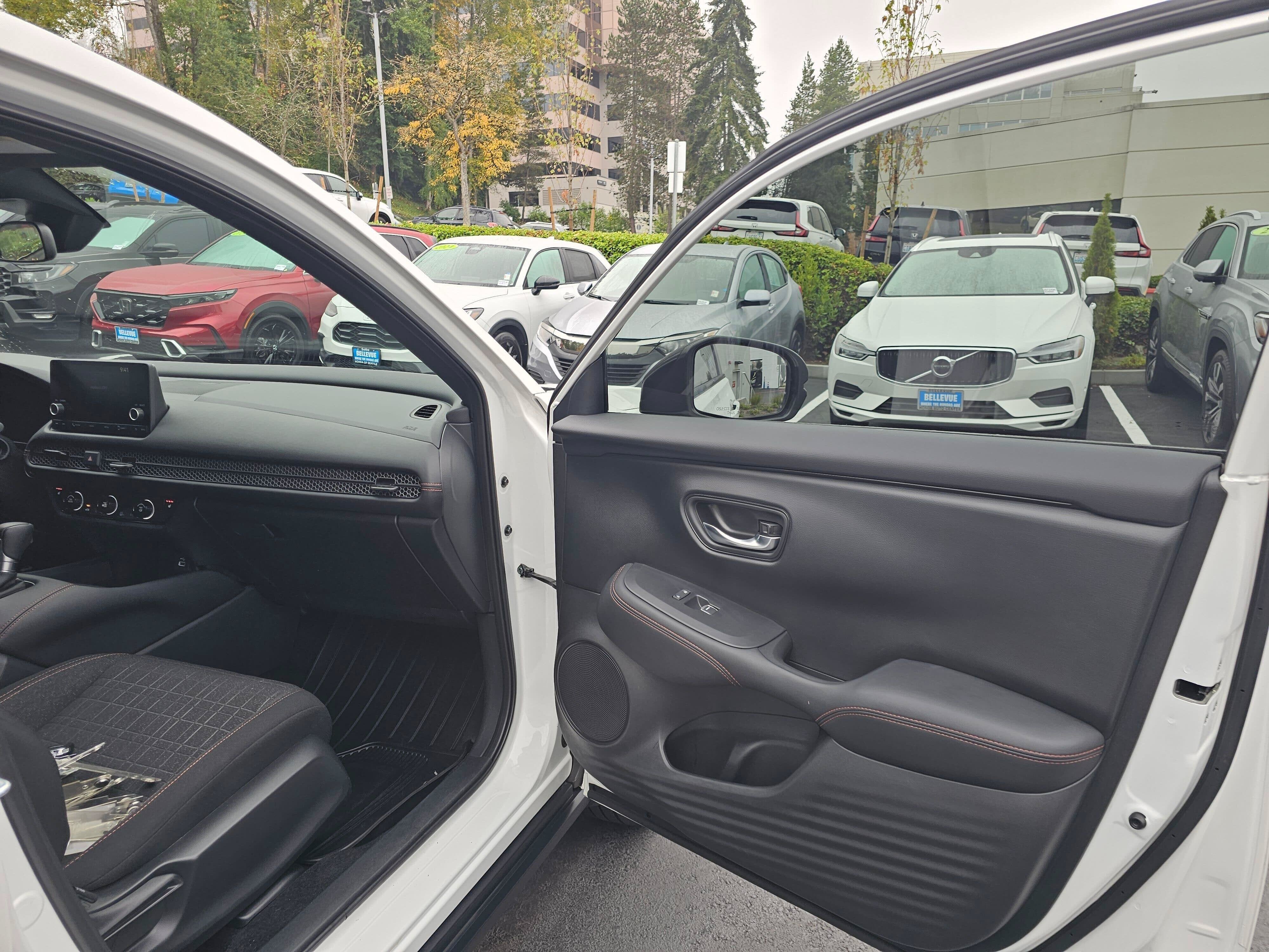 2025 Honda HR-V Sport - Photo 12