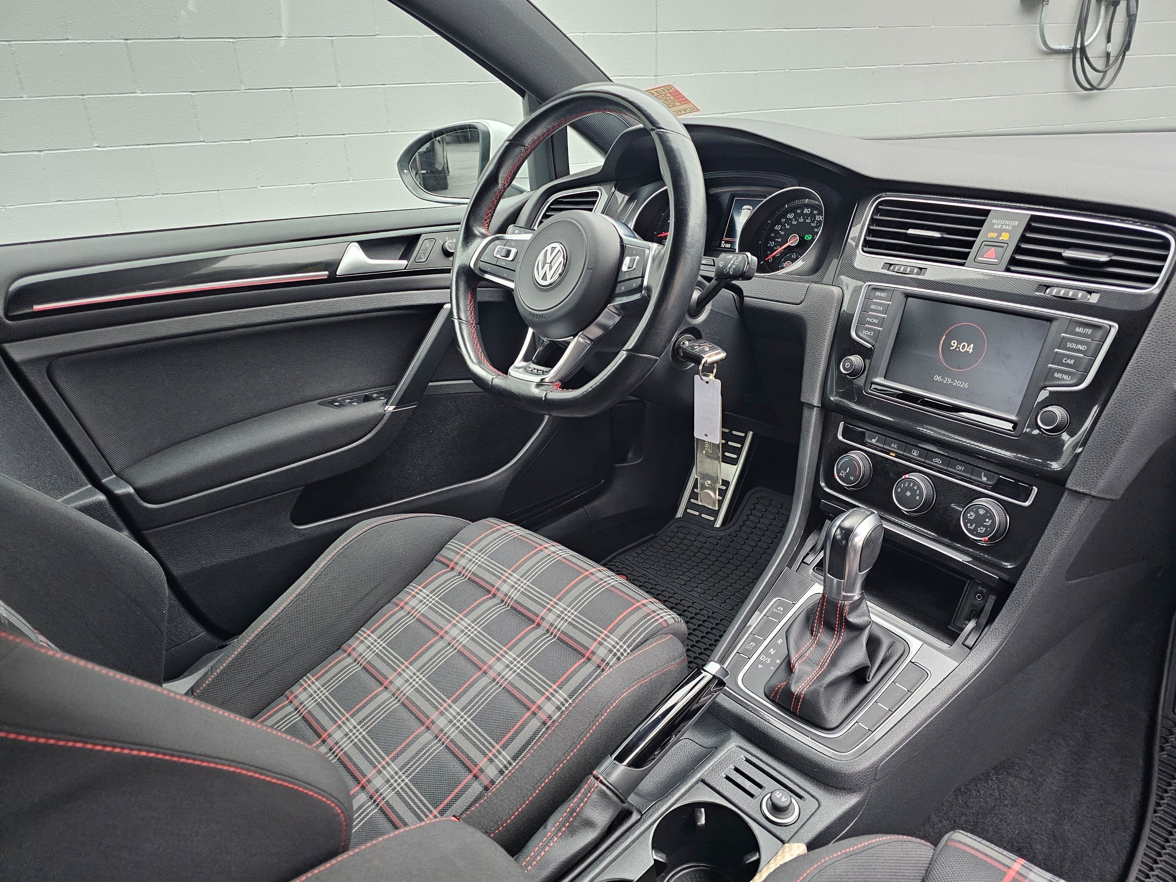 2017 Volkswagen Golf GTI S