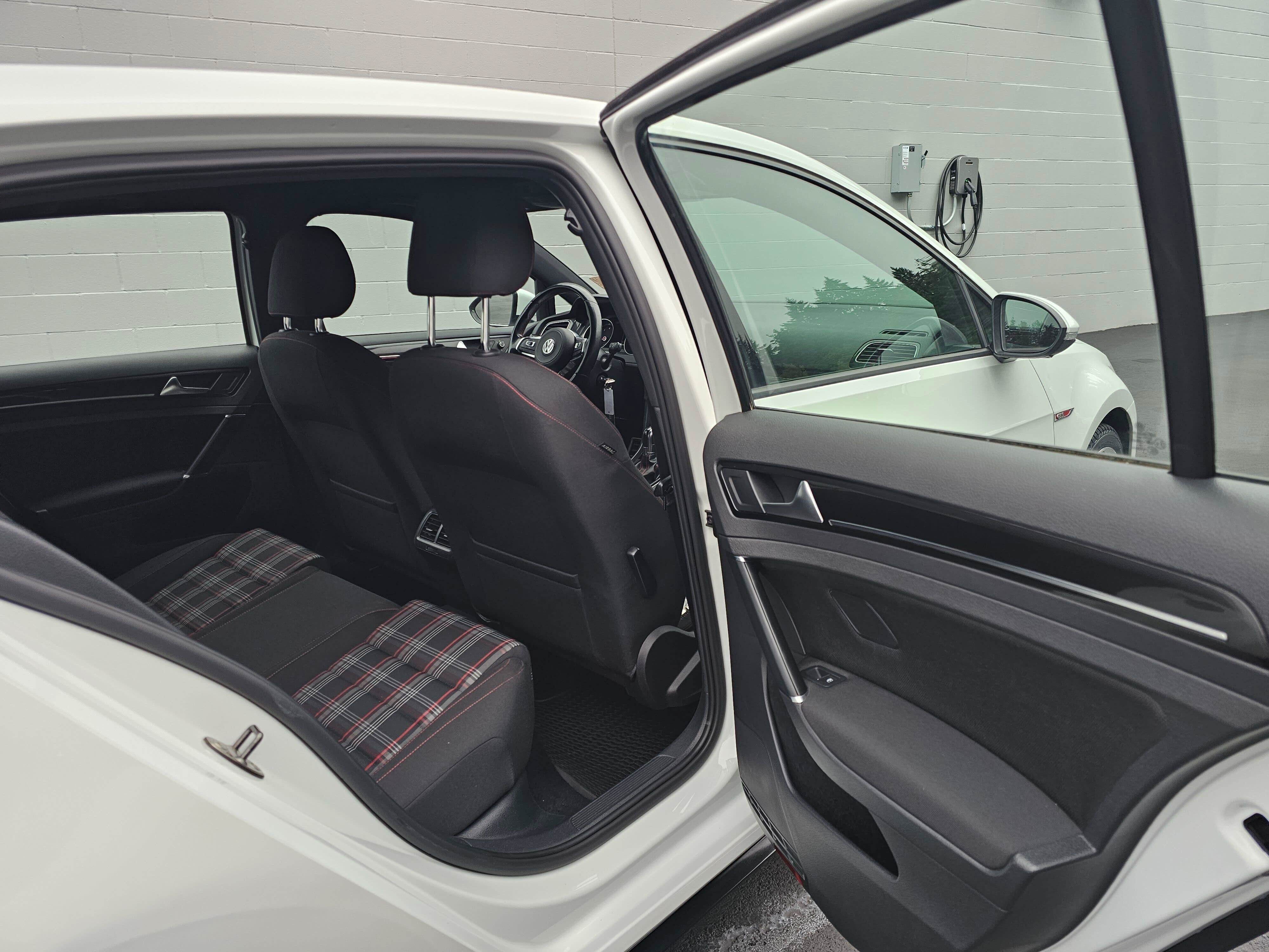2017 Volkswagen Golf GTI S