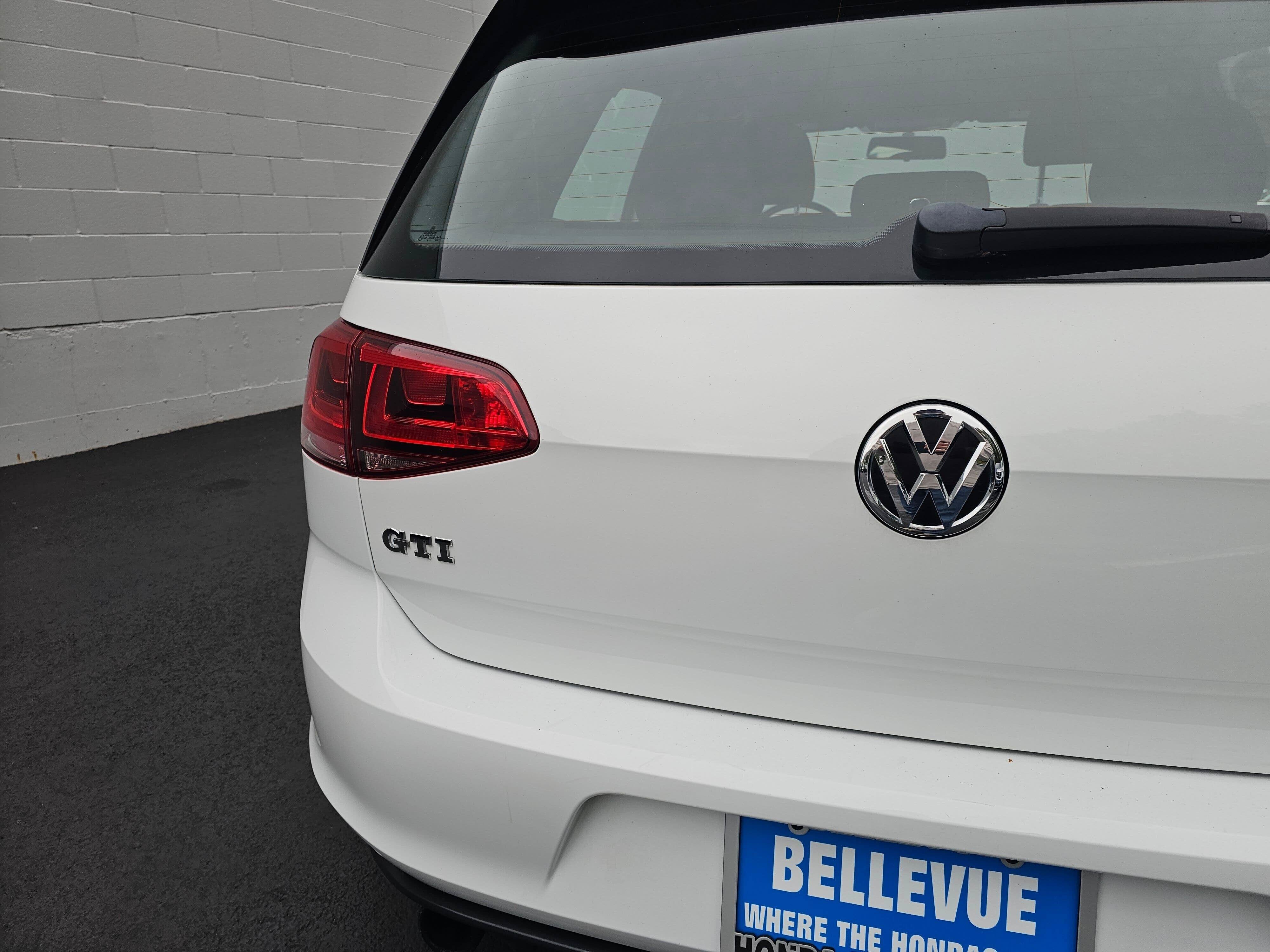 2017 Volkswagen Golf GTI S
