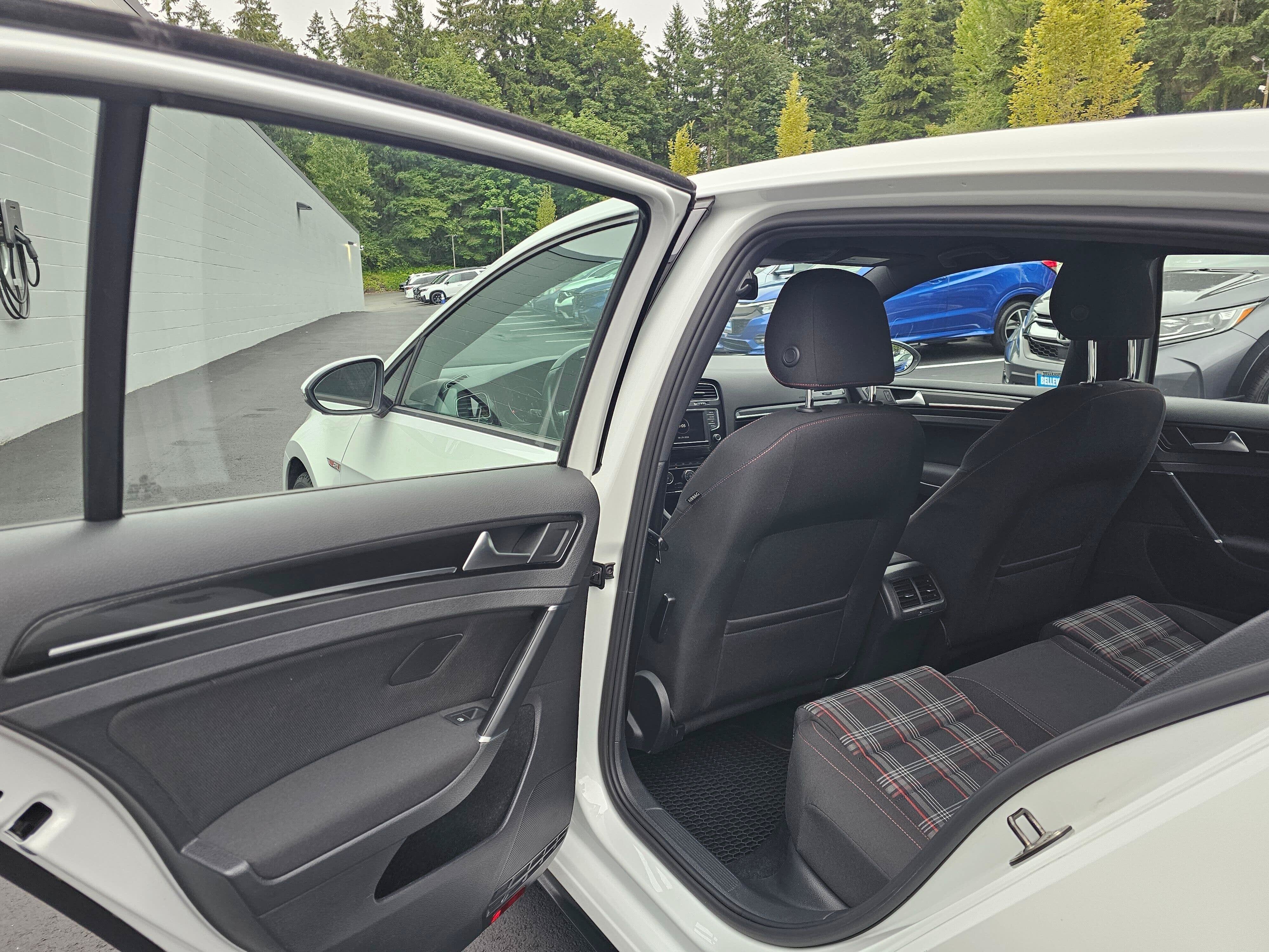 2017 Volkswagen Golf GTI S