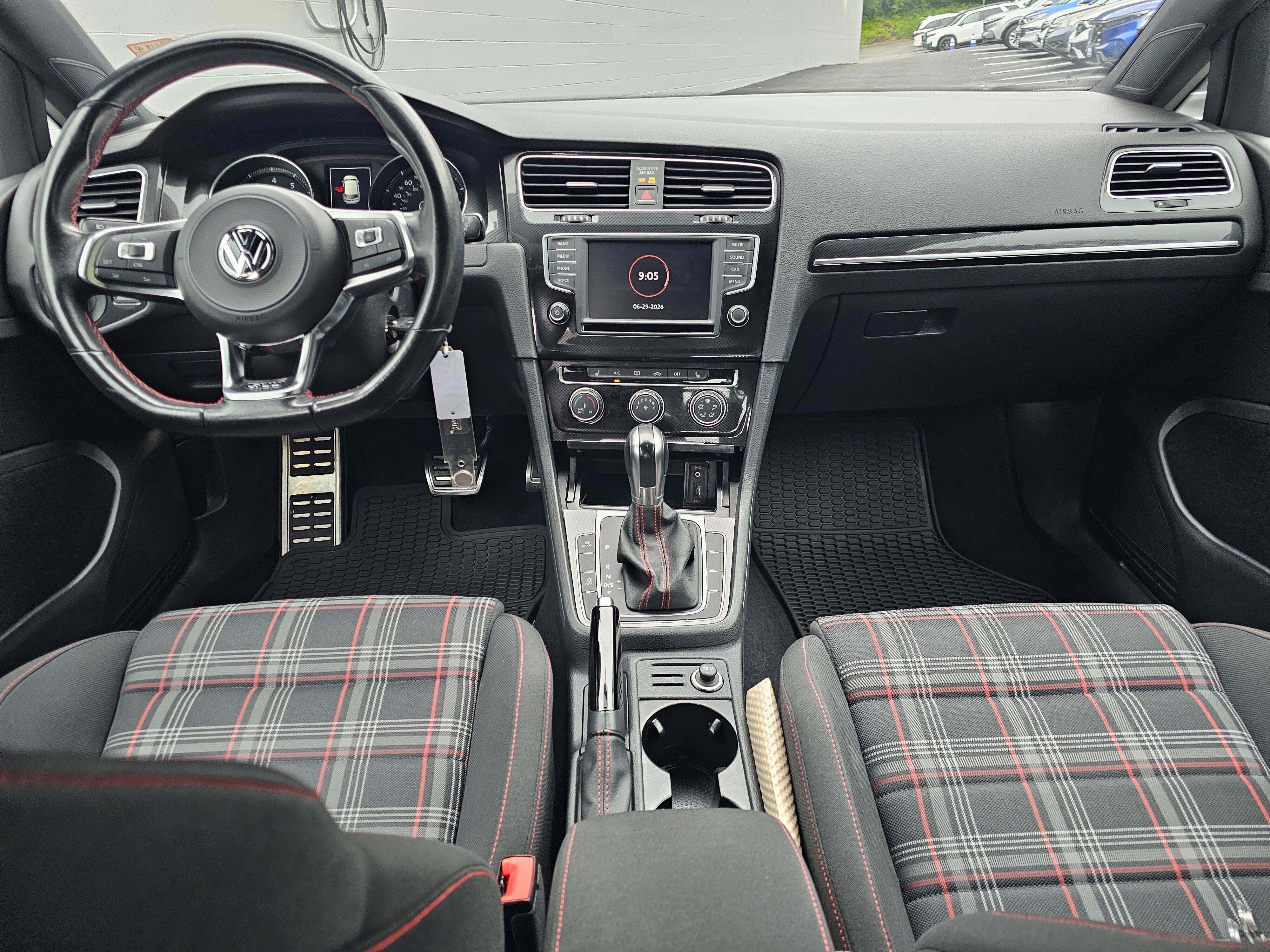 2017 Volkswagen Golf GTI S
