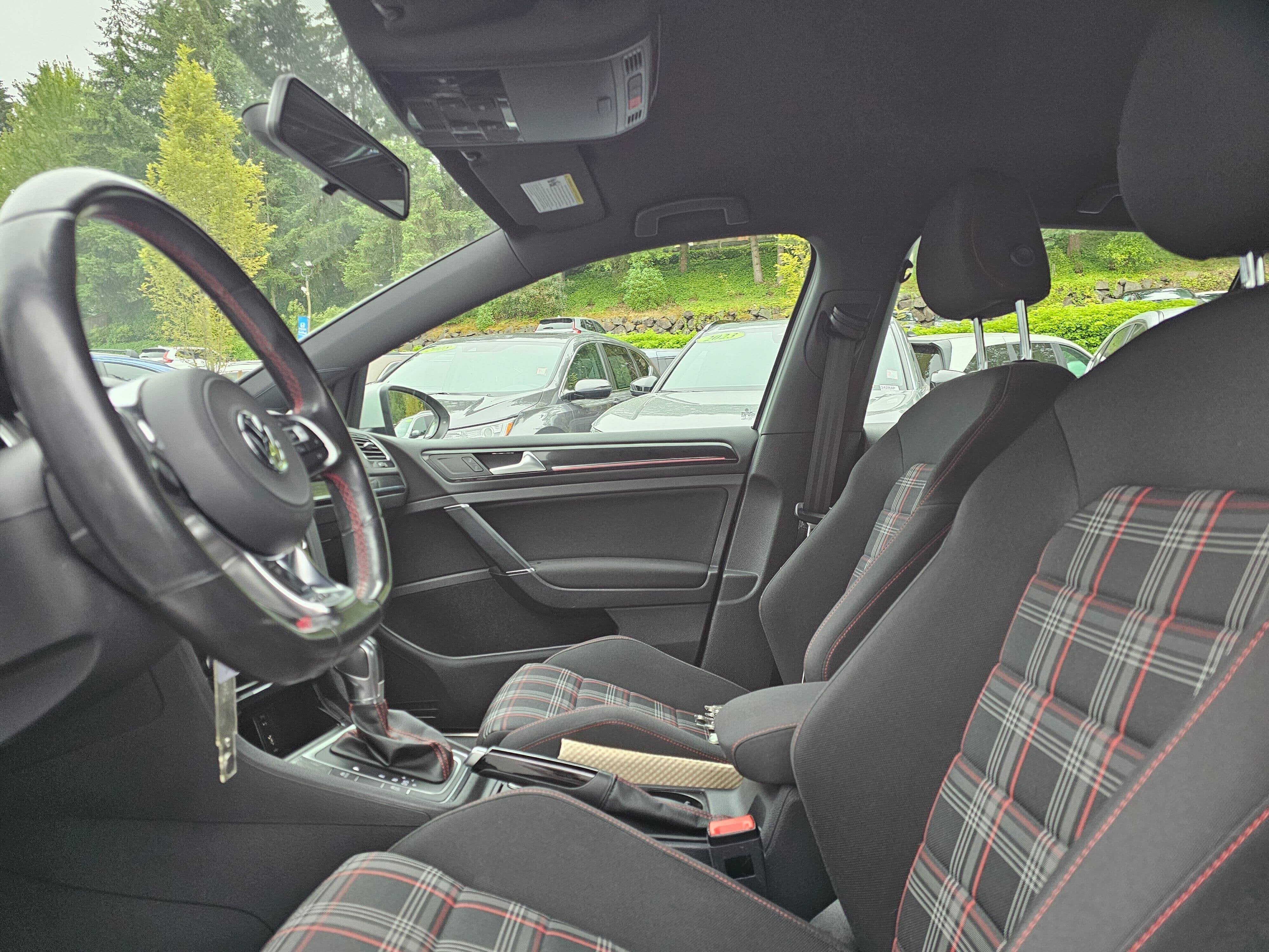 2017 Volkswagen Golf GTI S