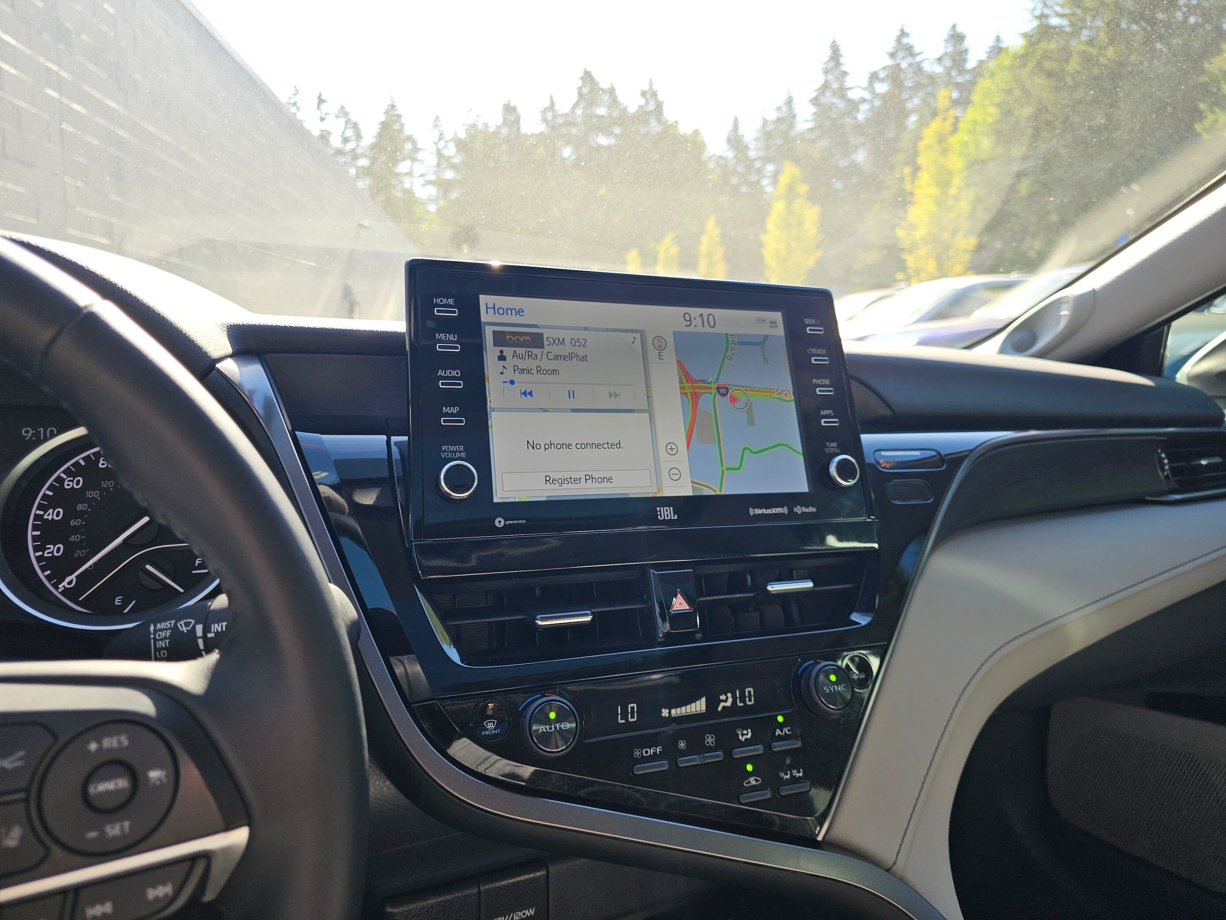 2023 Toyota Camry Hybrid XLE