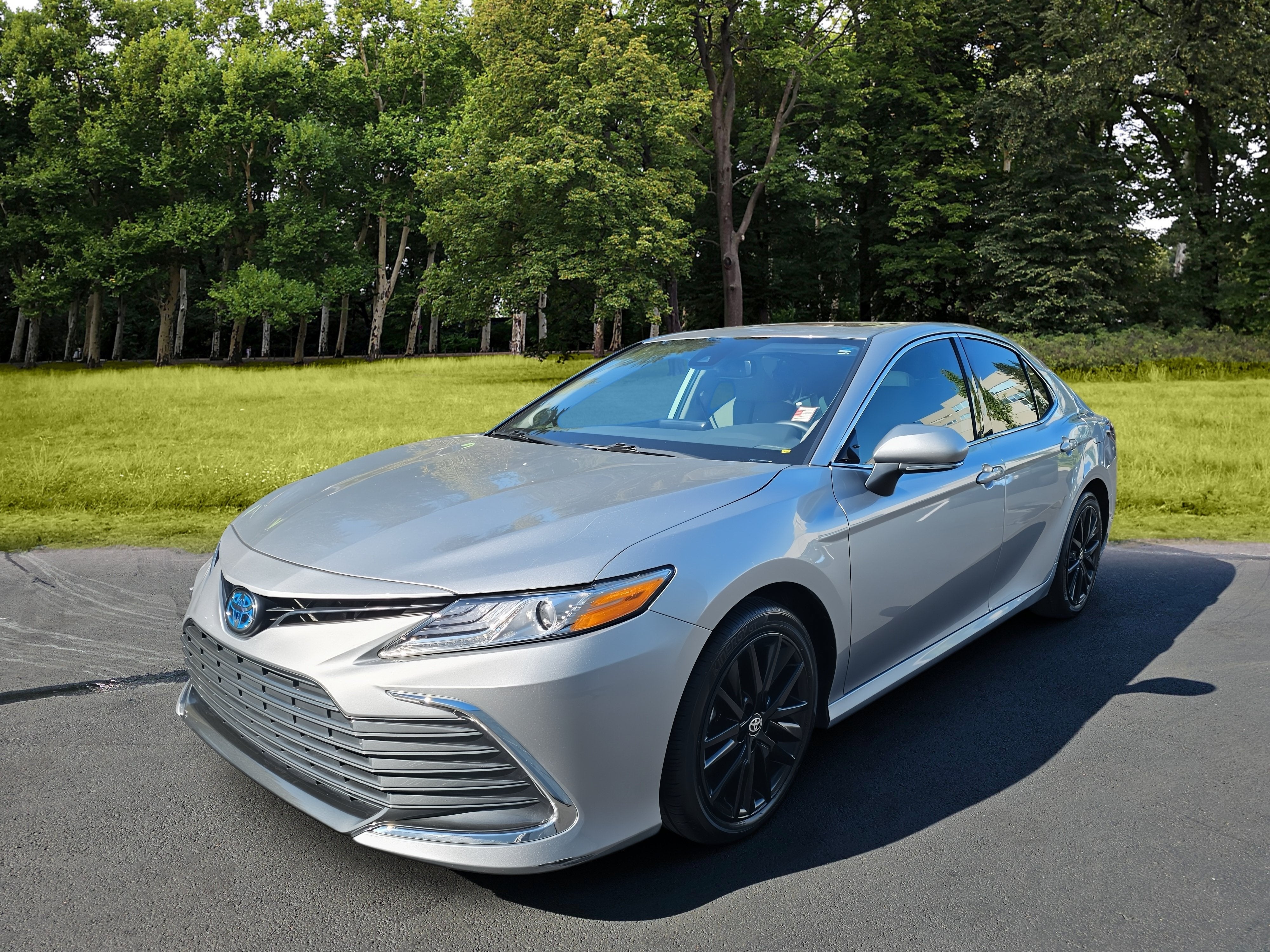 2023 Toyota Camry Hybrid XLE