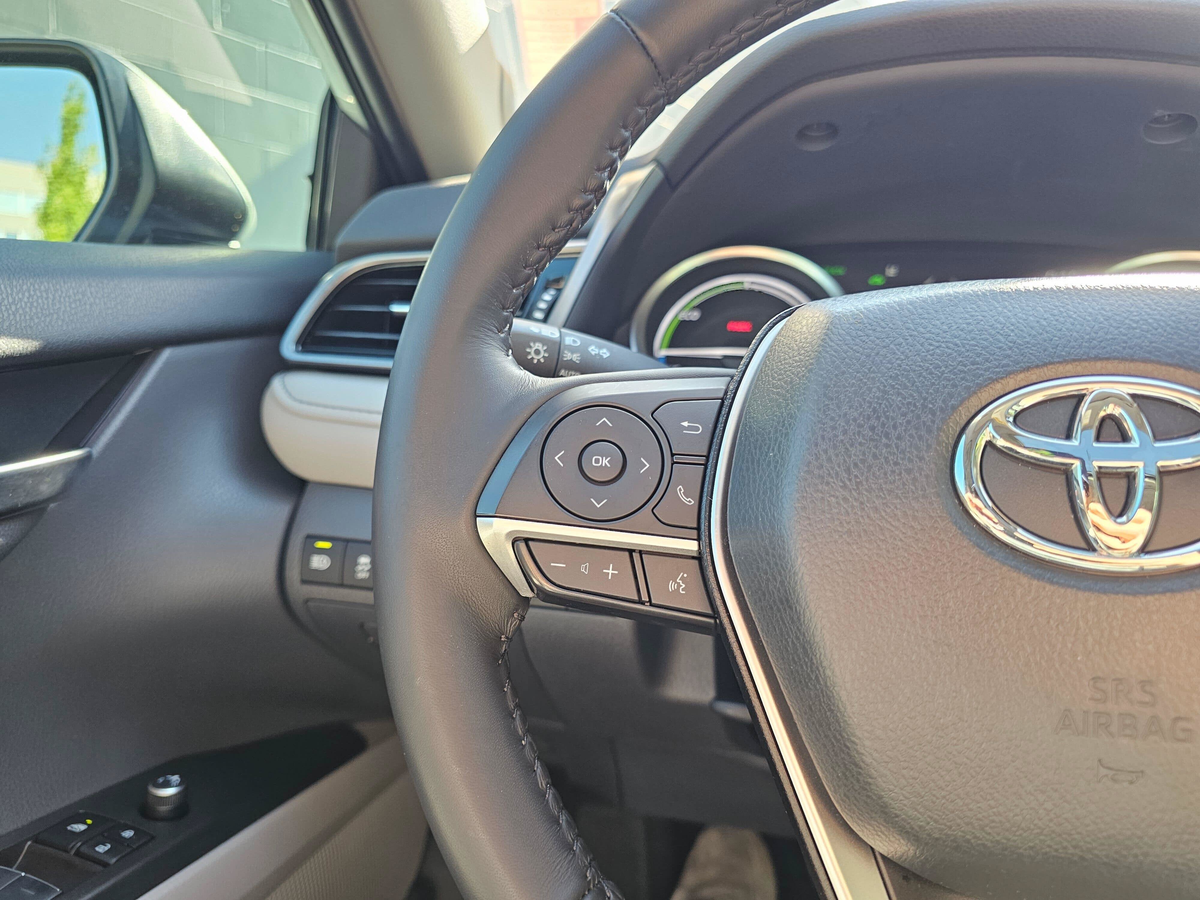 2023 Toyota Camry Hybrid XLE