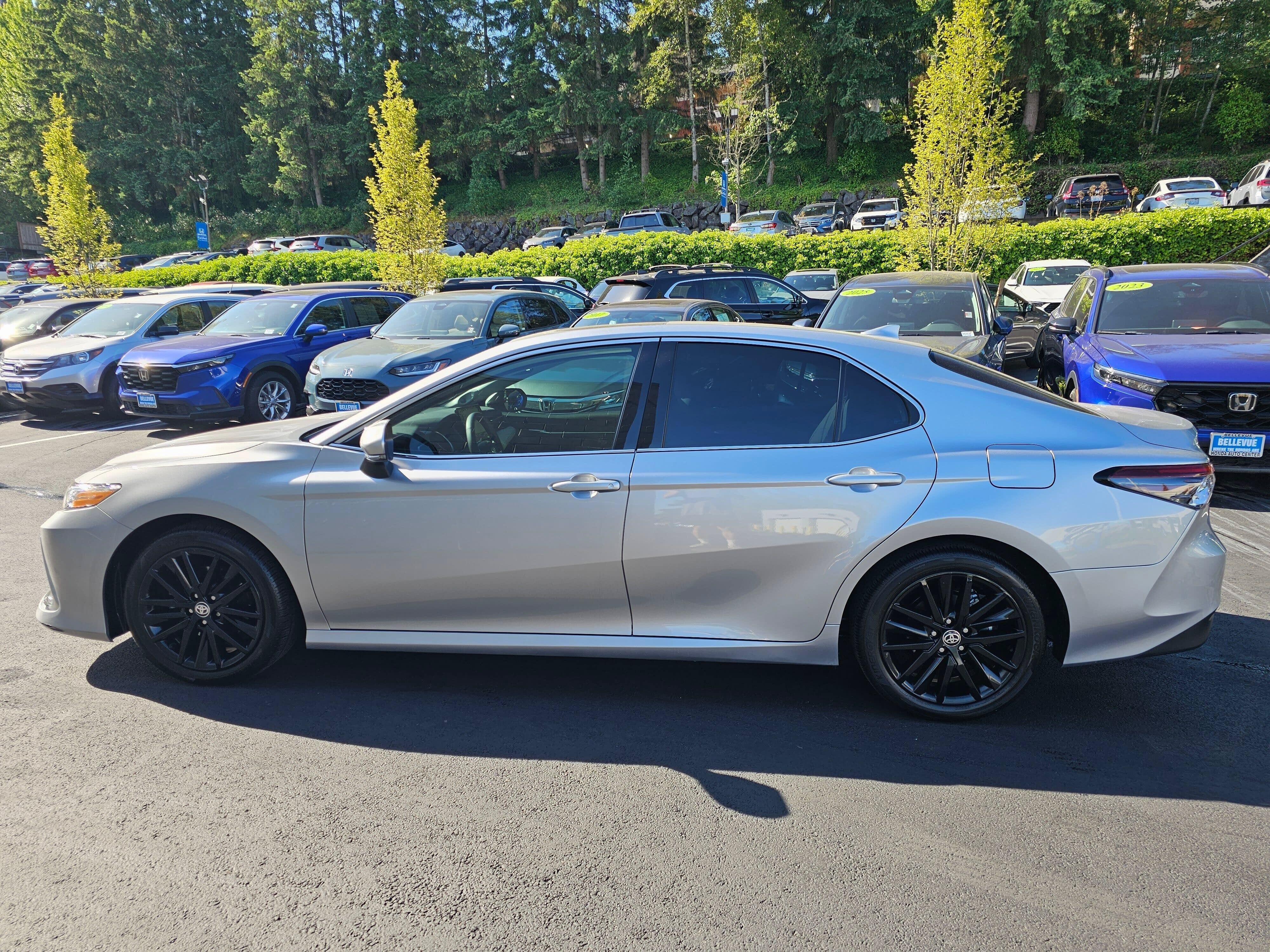 2023 Toyota Camry Hybrid XLE