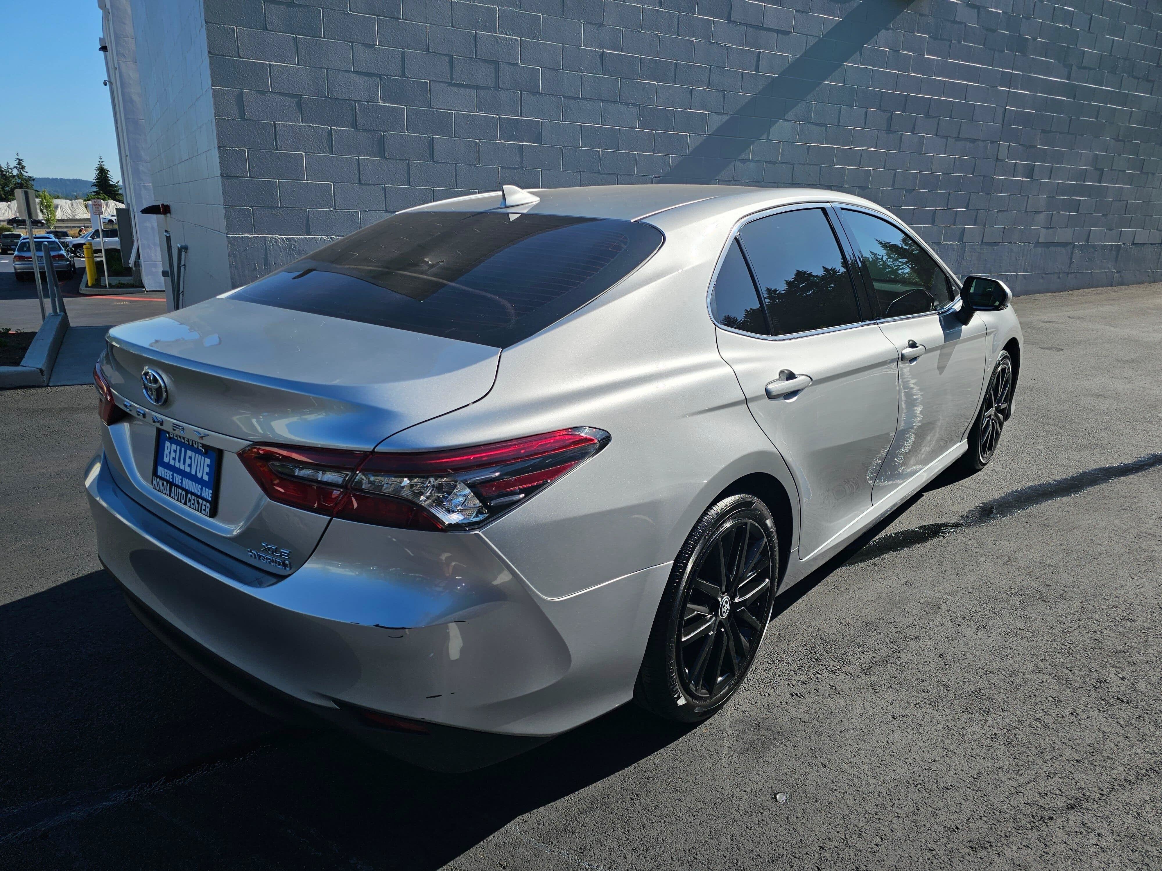 2023 Toyota Camry Hybrid XLE