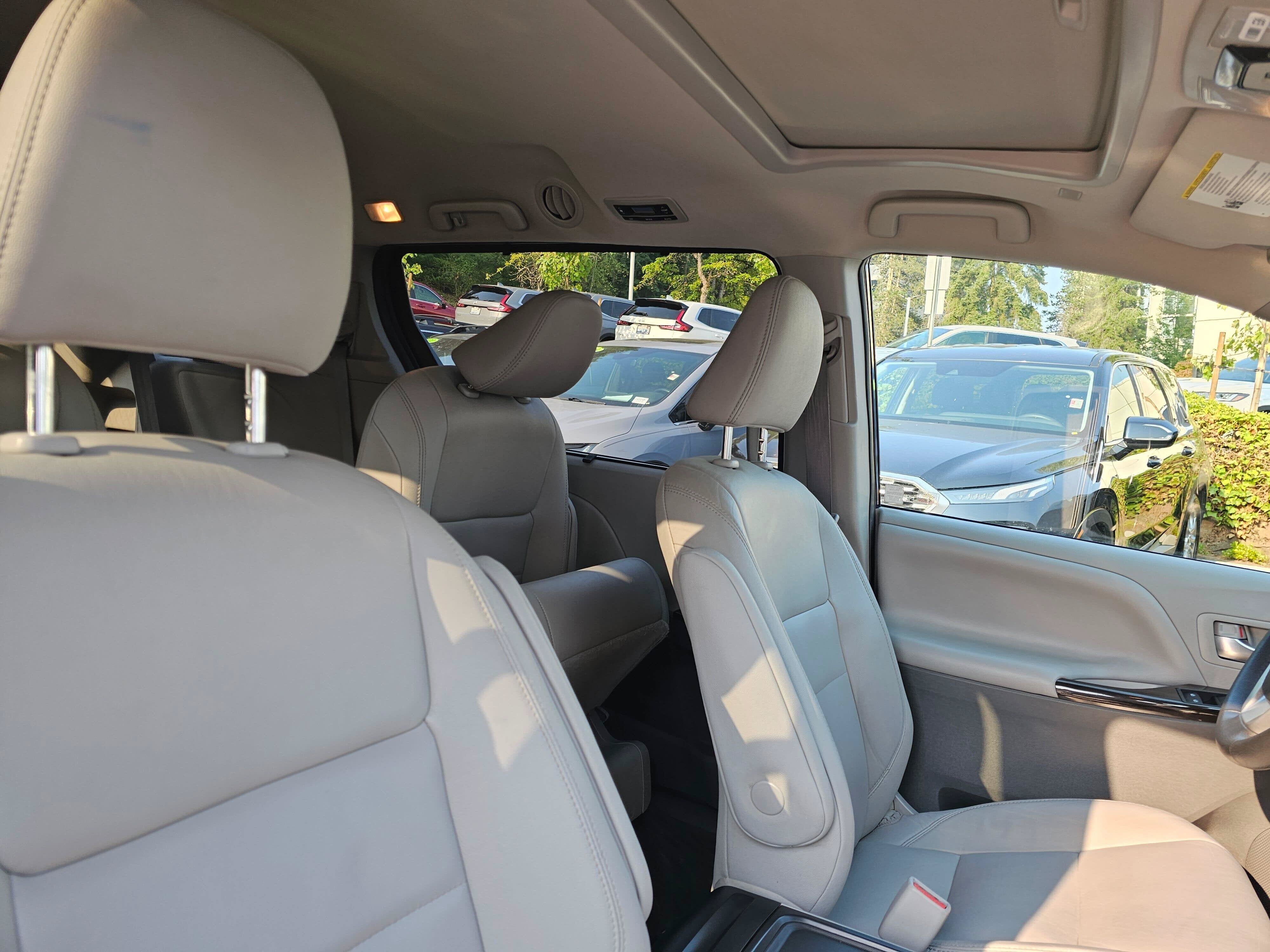 2020 Toyota Sienna XLE