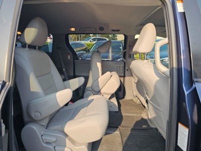 2020 Toyota Sienna XLE